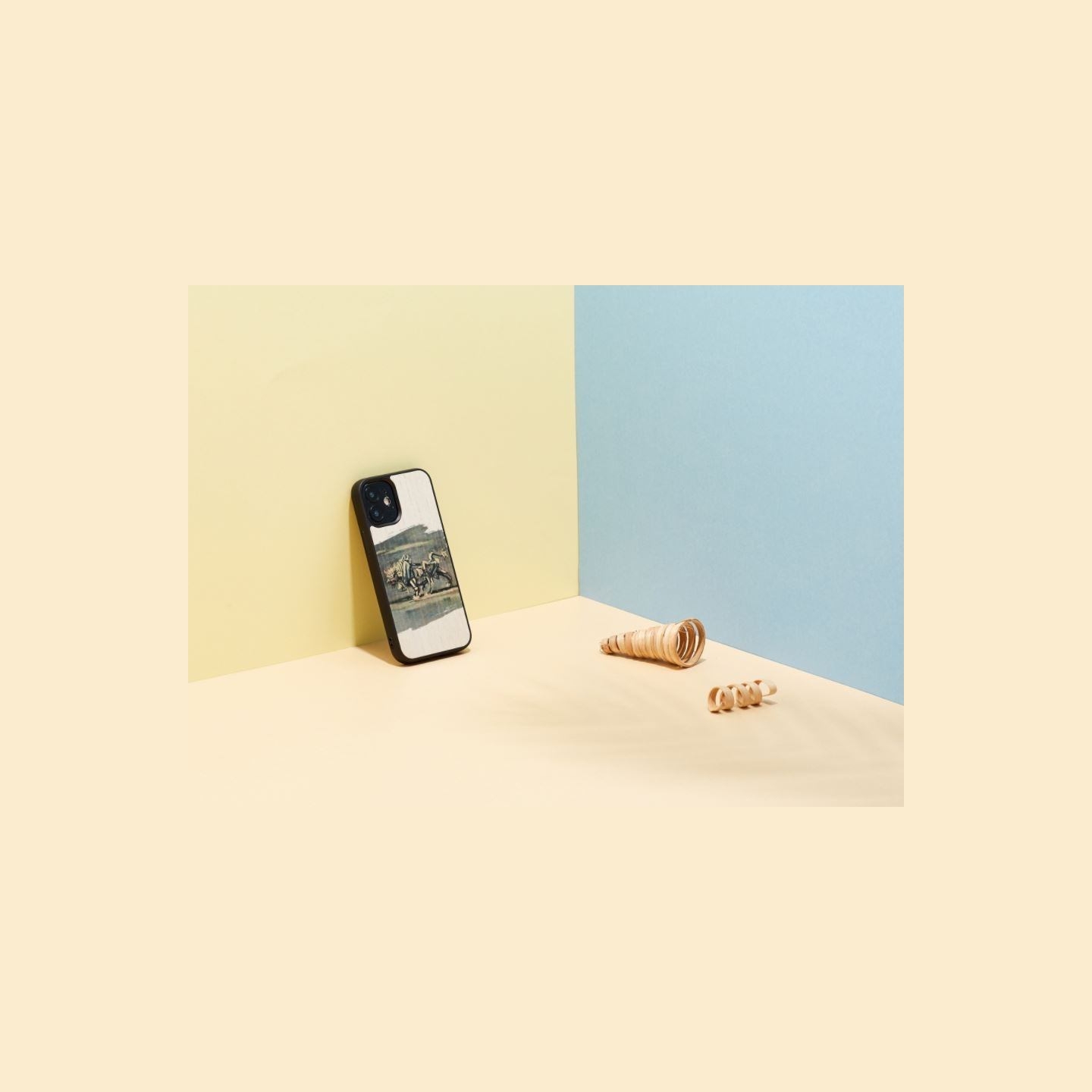 Man&Wood case for iPhone 12 mini white bull