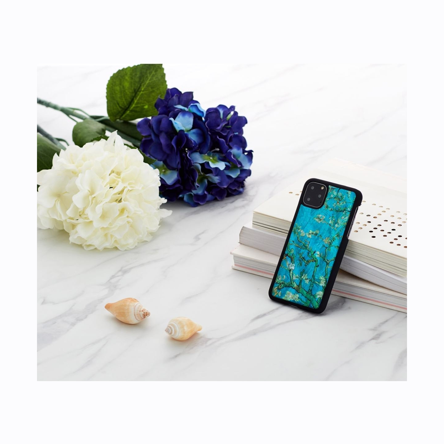 Ikins SmartPhone case iPhone 11 Pro Max almond blossom black