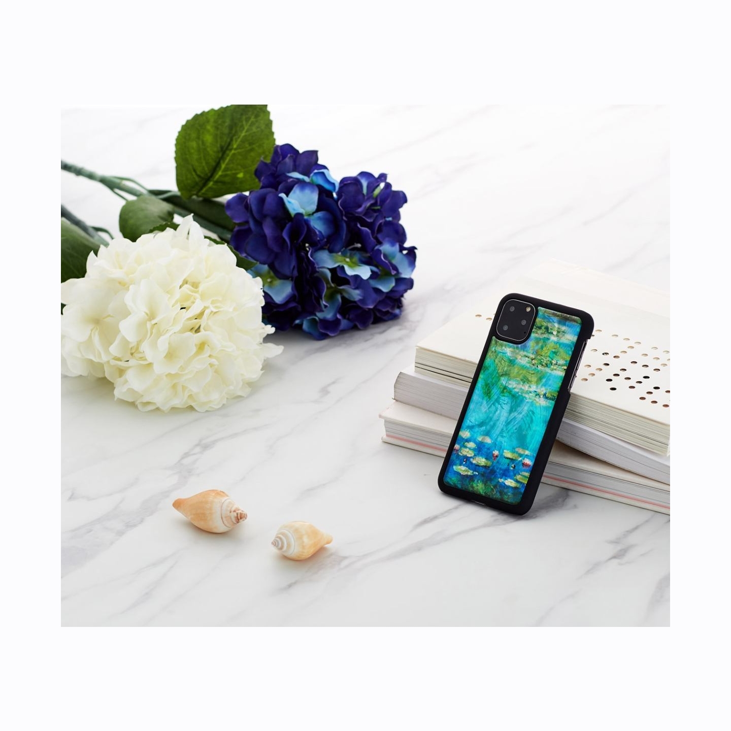 Ikins SmartPhone case iPhone 11 Pro Max water lilies black