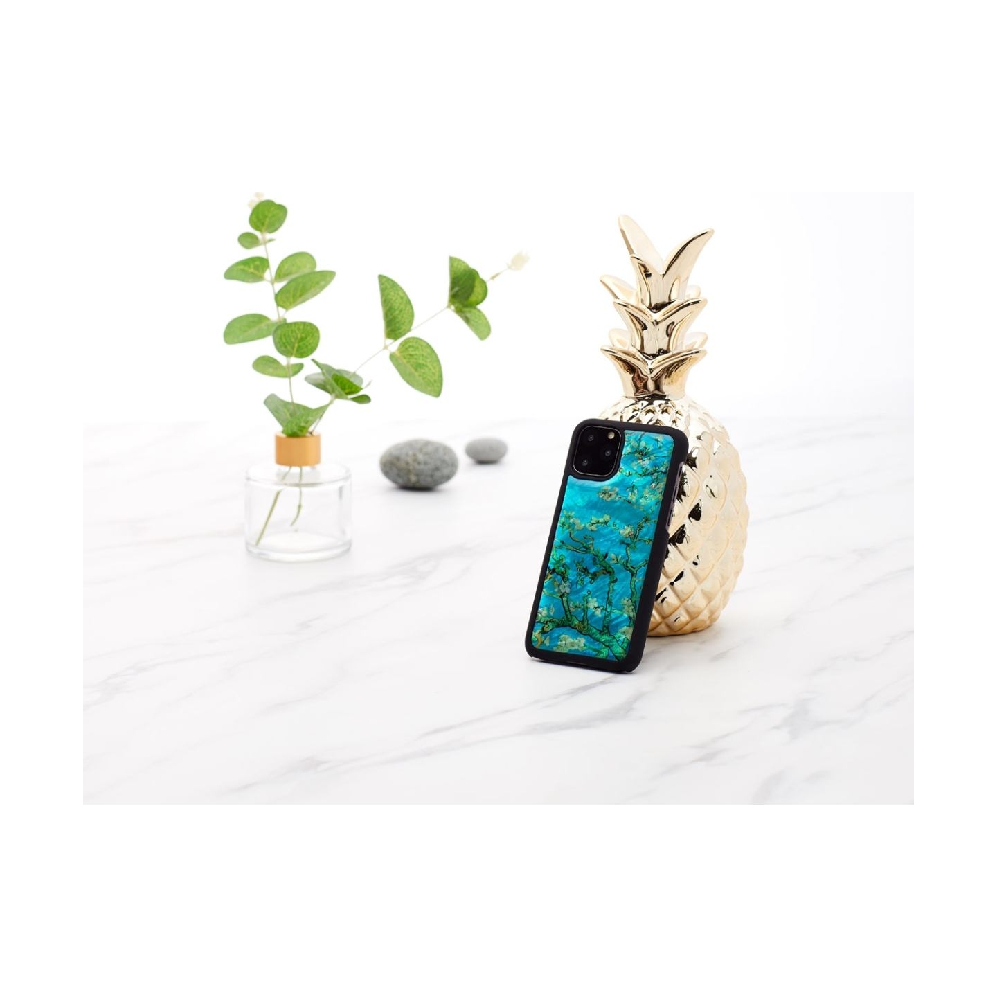 Ikins SmartPhone case iPhone 11 Pro almond blossom black