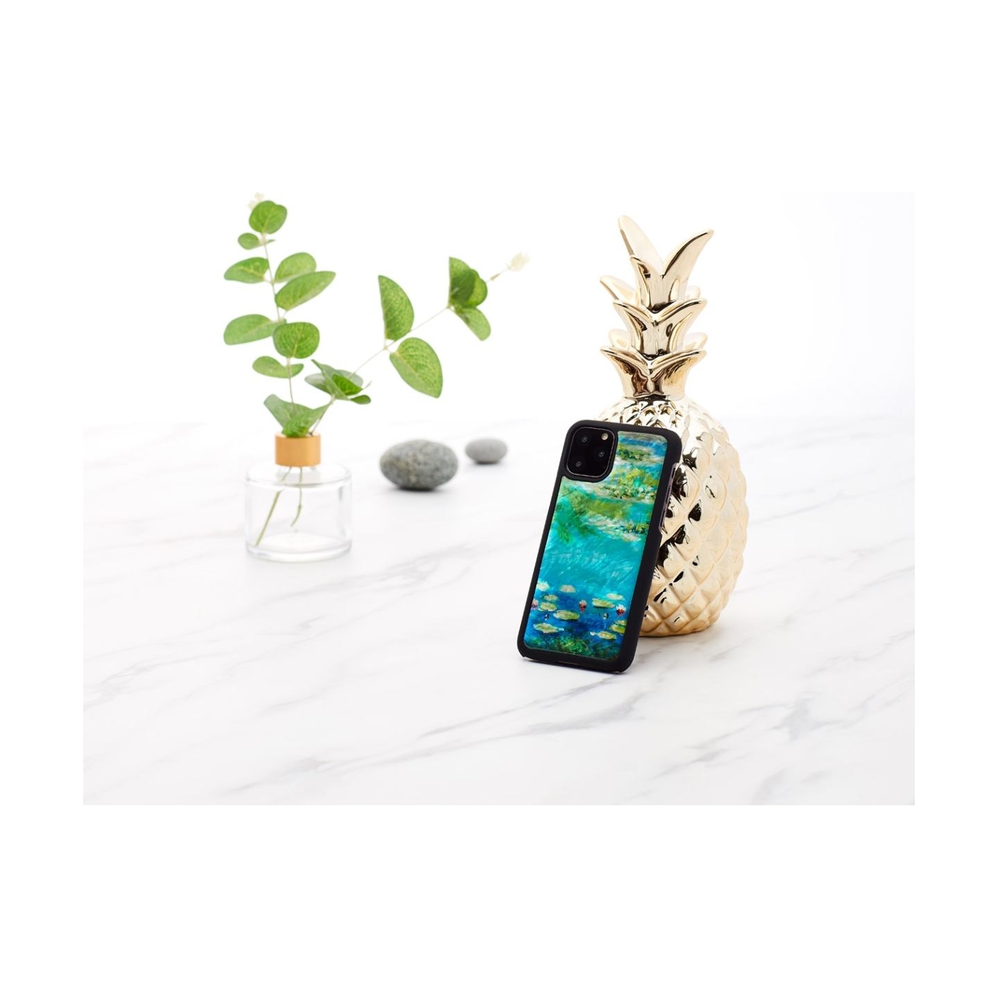 Ikins SmartPhone case iPhone 11 Pro water lilies black