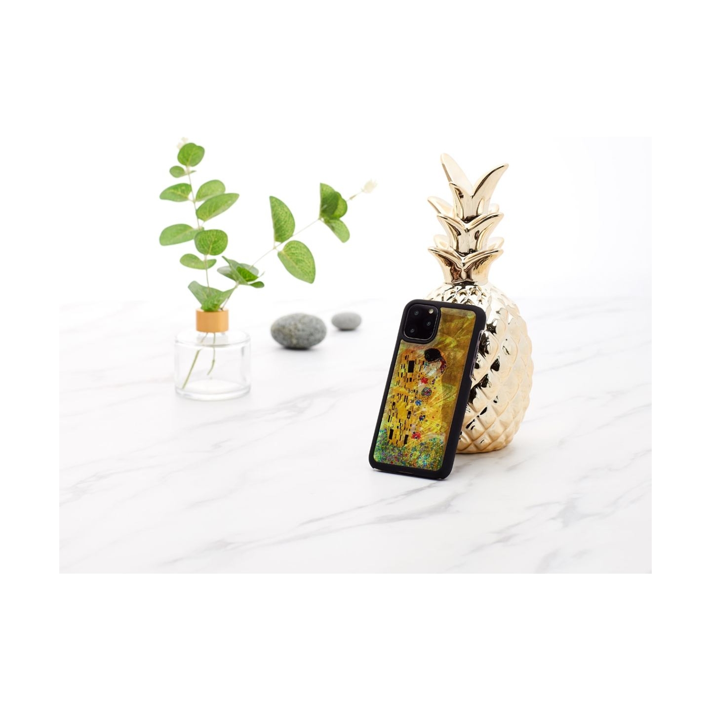 Ikins SmartPhone case iPhone 11 Pro kiss black