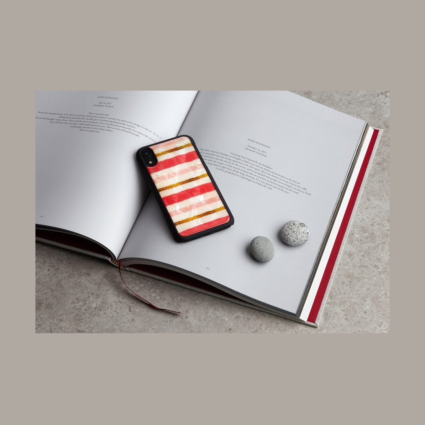 Ikins SmartPhone case iPhone XR short cake black