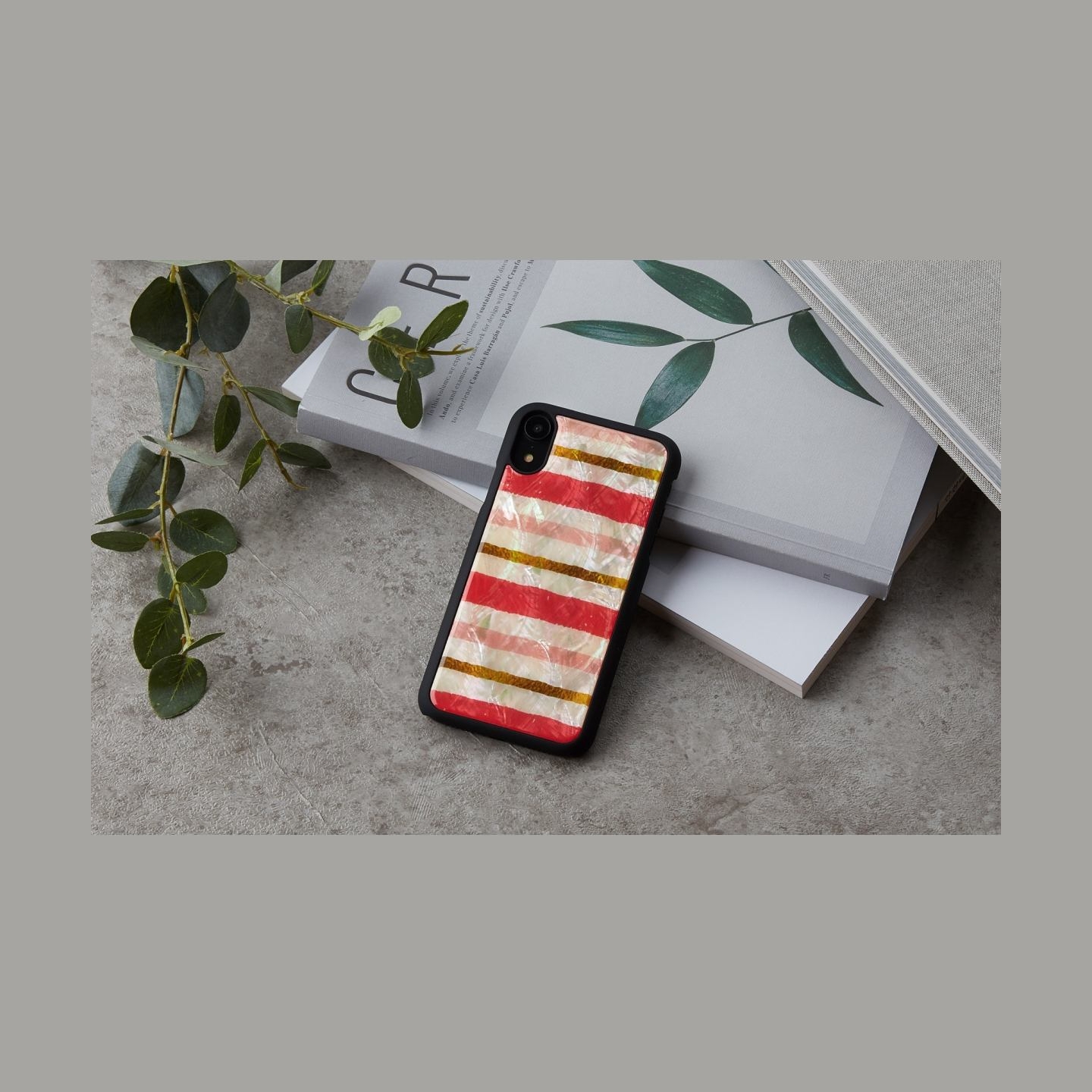 Ikins SmartPhone case iPhone XR short cake black