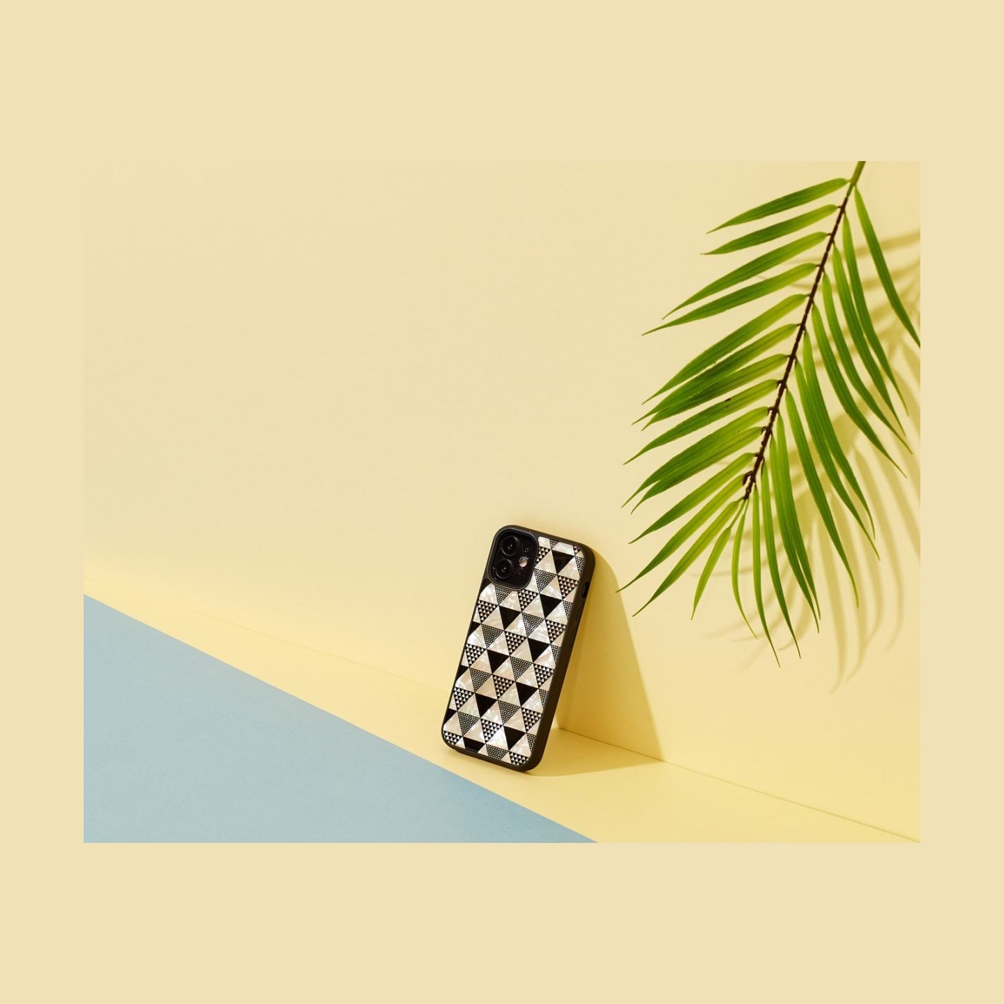 Ikins case for Apple iPhone 12 mini pyramid black