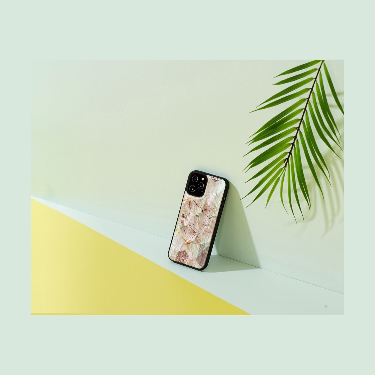 Ikins case for Apple iPhone 12/12 Pro pink marble
