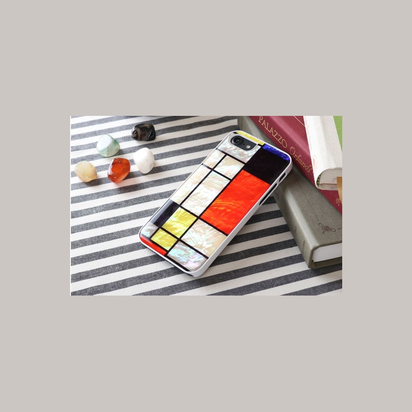 Ikins case for Apple iPhone 8/7 mondrian white