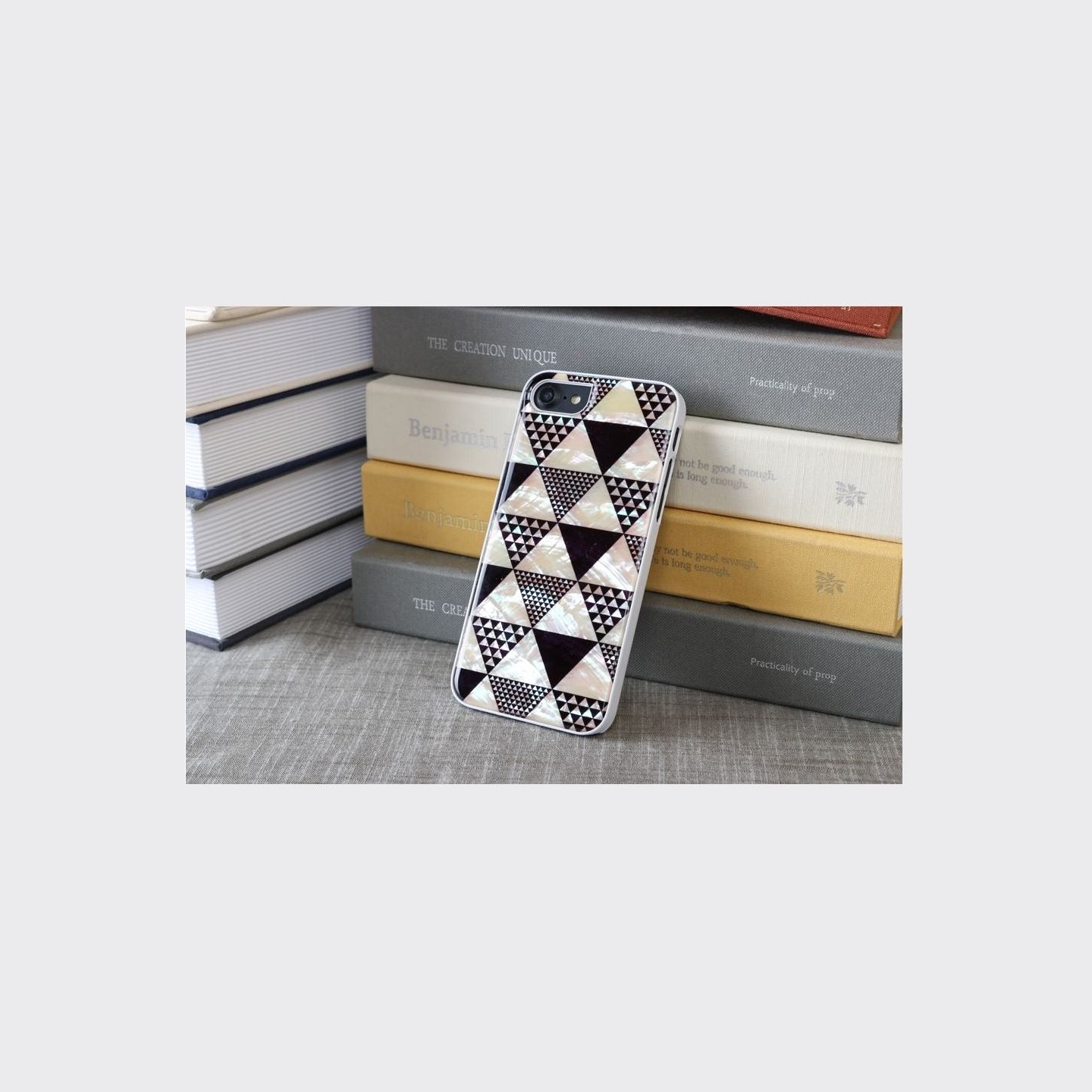 Ikins case for Apple iPhone 8/7 pyramid white