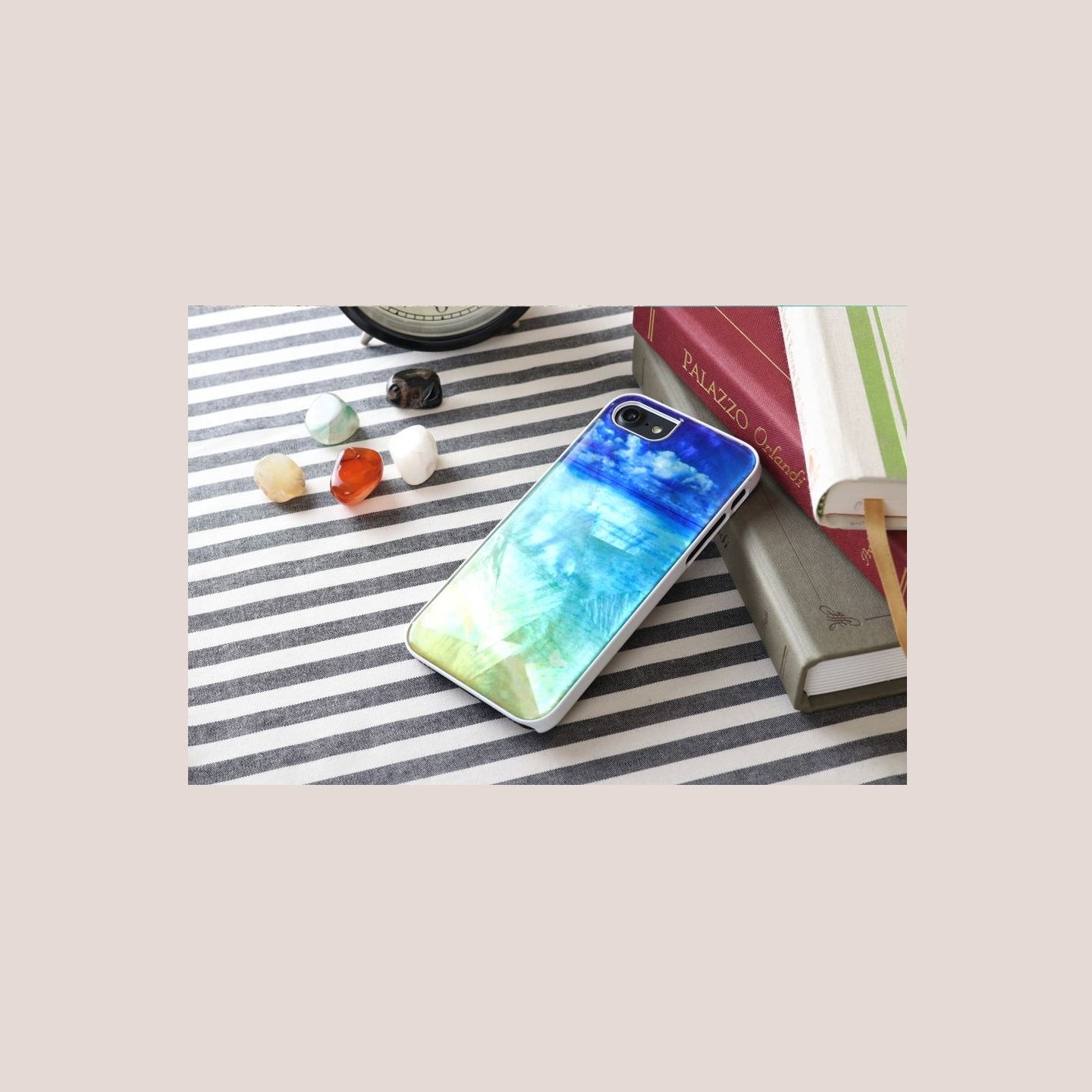 Ikins case for Apple iPhone 8/7 beach white