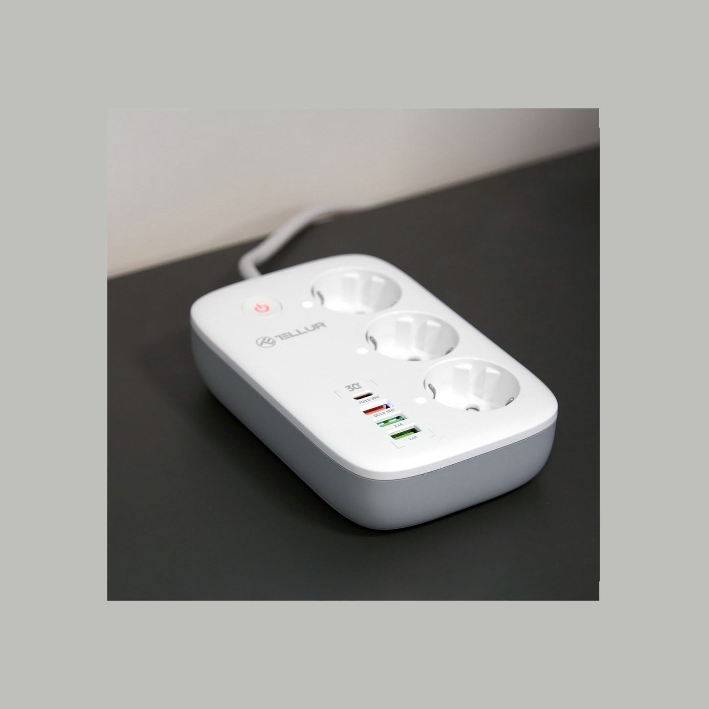 Tellur Smart WiFi Power Strip 3 Outlets, PD30W, QC18W, 2xUSB 2.4A 2500W 10A 2m