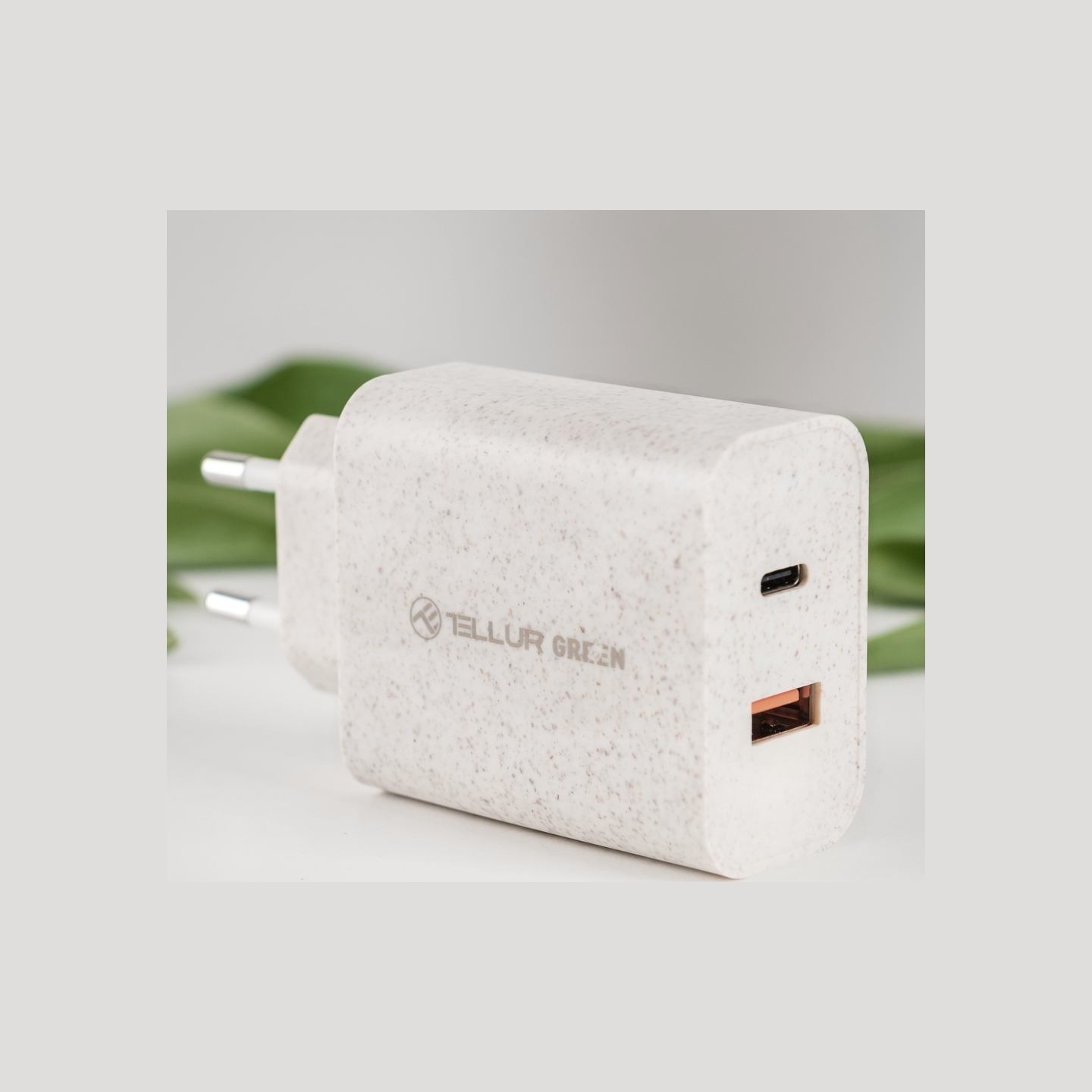 Tellur Green 38W dual port charger Type-C PD20W + USB QC3.0, cream