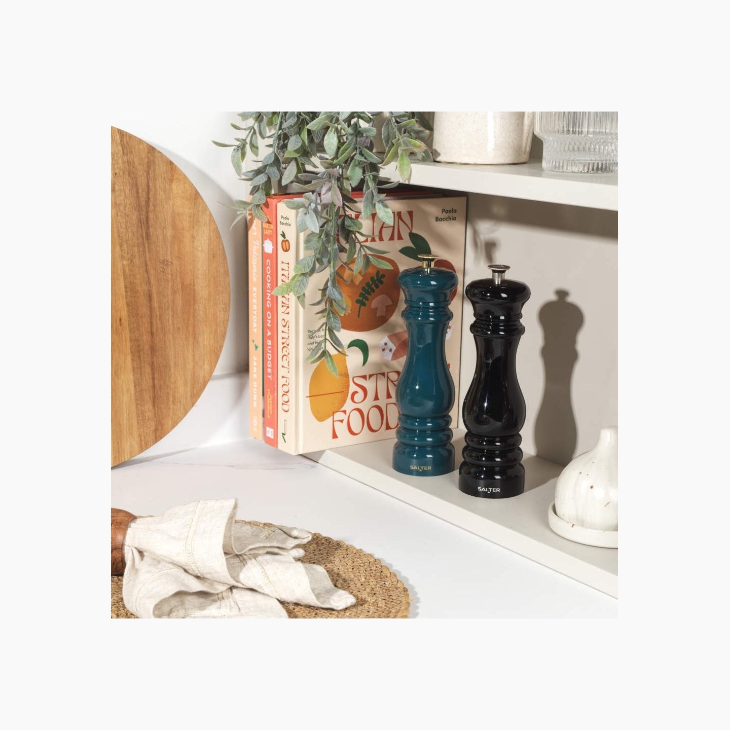 Salter BW13676EU7 Chester Salt & Pepper Mill Black