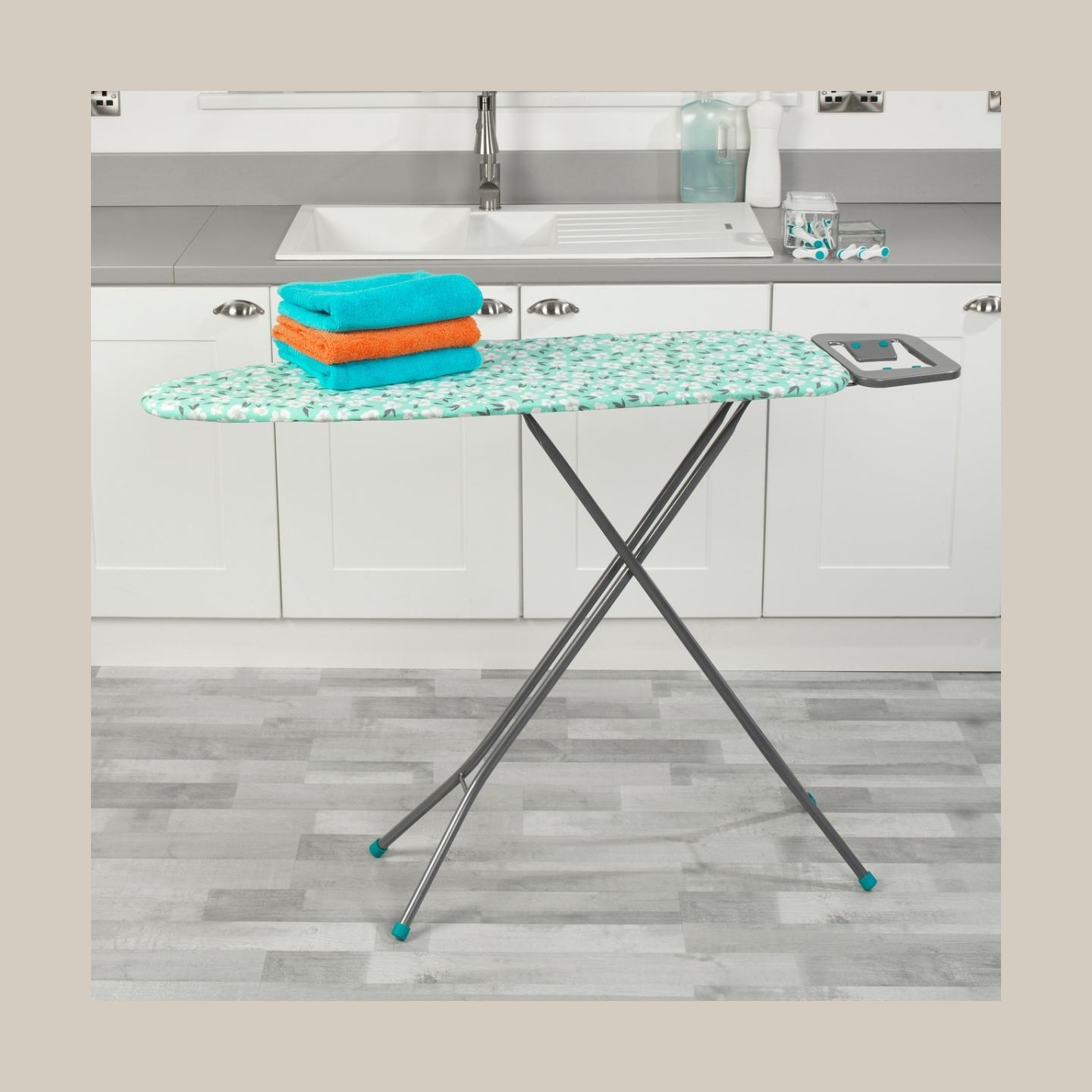 Beldray LA023995IKATFEU7 Collapsible Ironing Board 110 X 33 CM