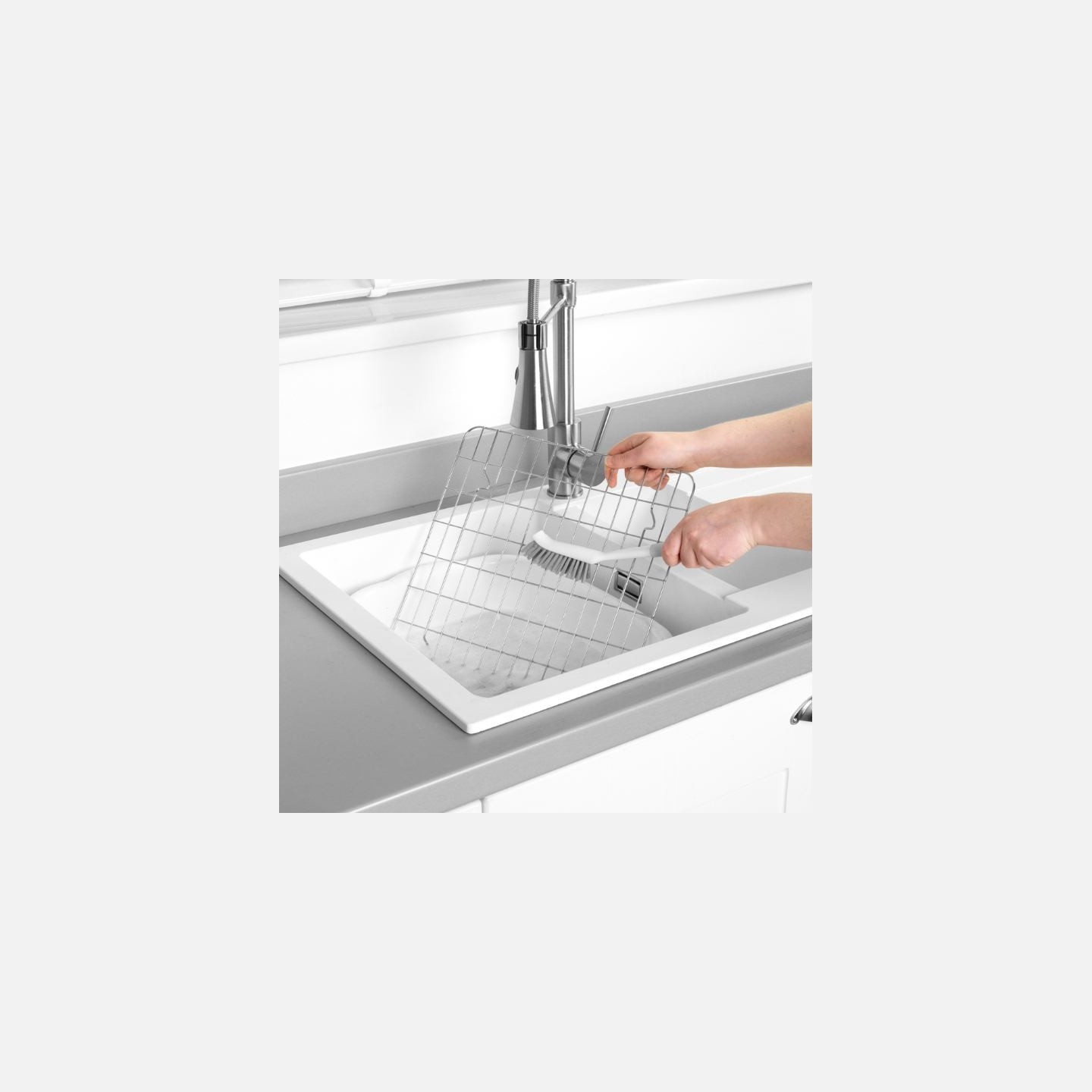 Beldray LA082572PEU7 Anti-bac Slim Dish Brush