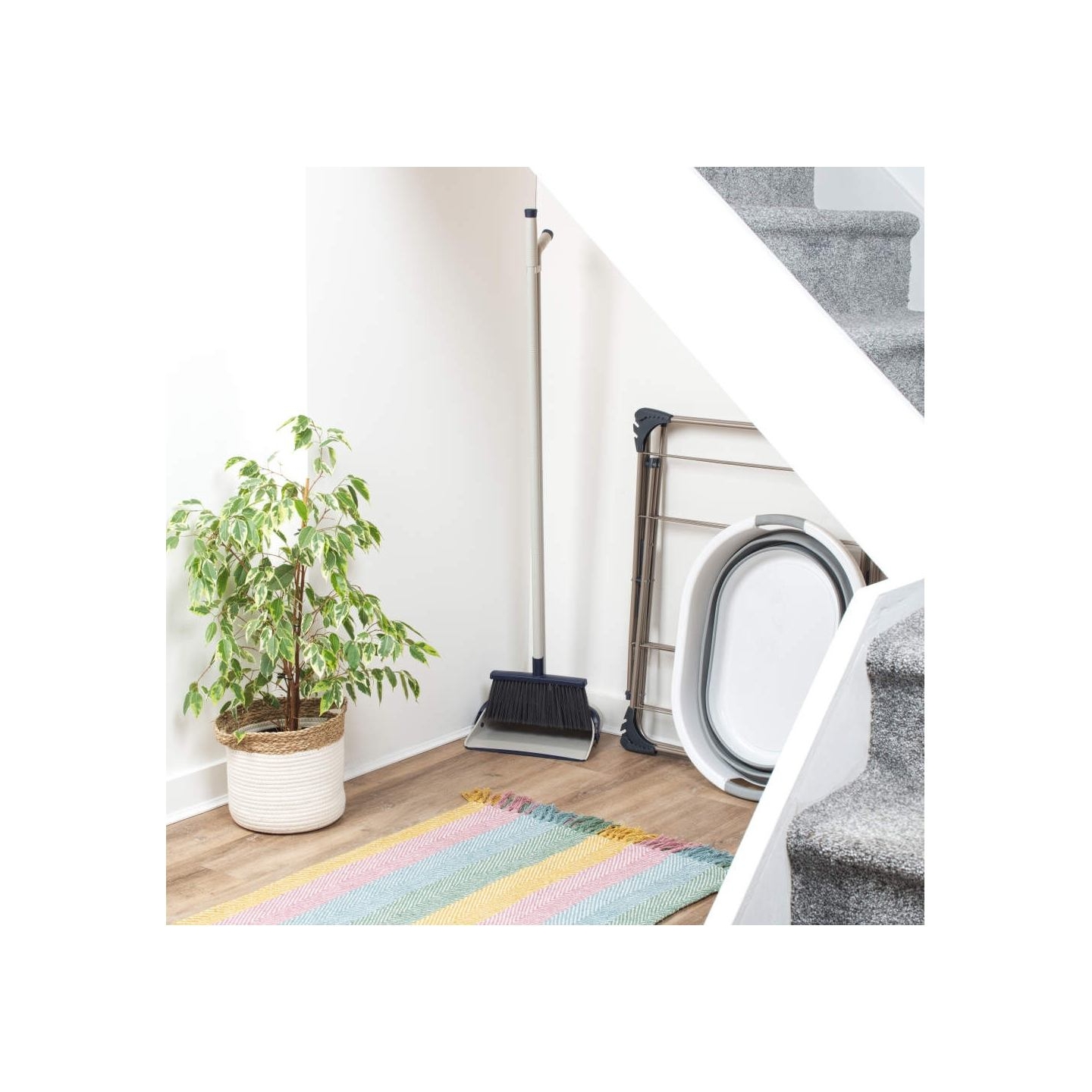 Beldray LA00000165EU7 Long Handled Dustpan & Broom