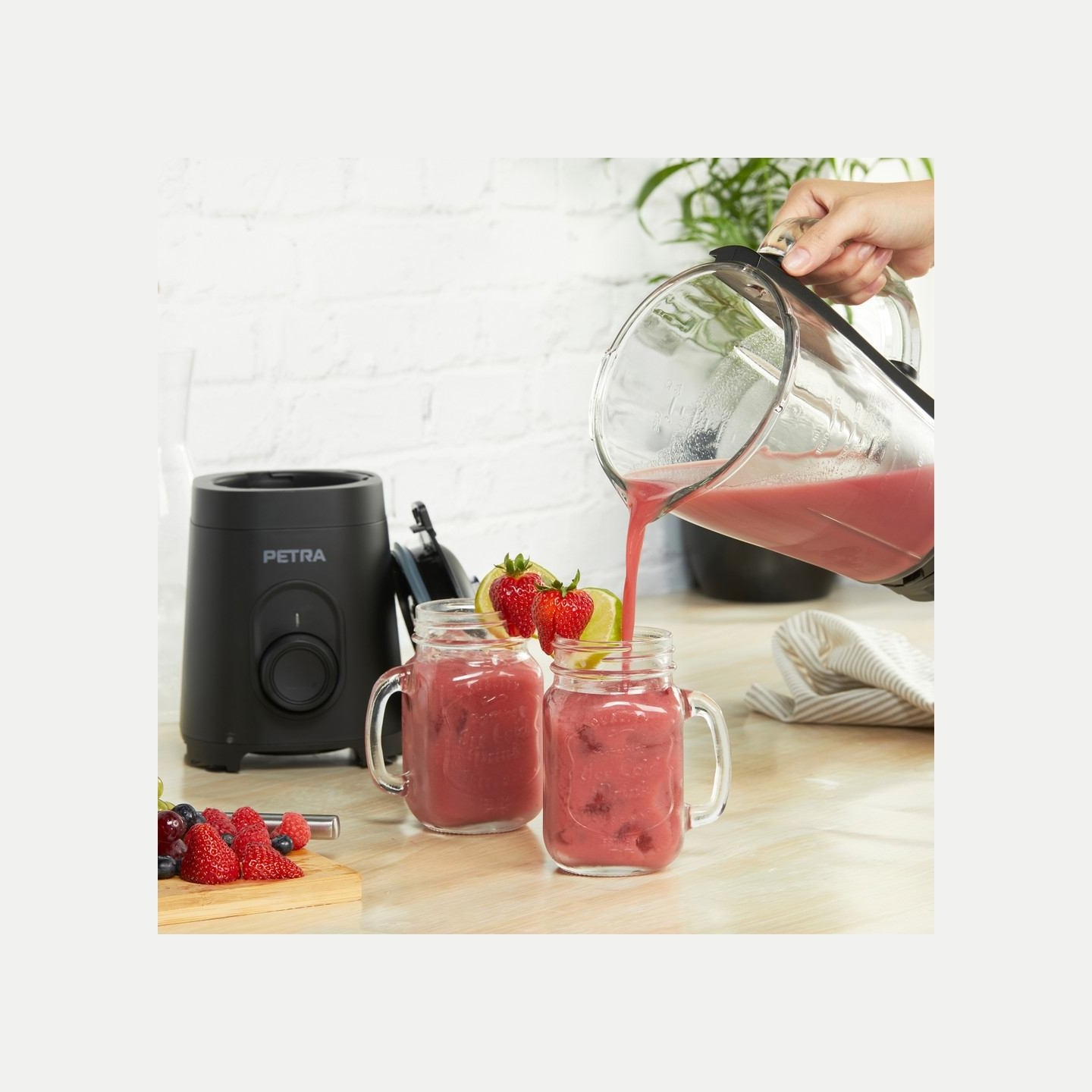 Petra PT5531MBLKVDE Glass Jug blender black