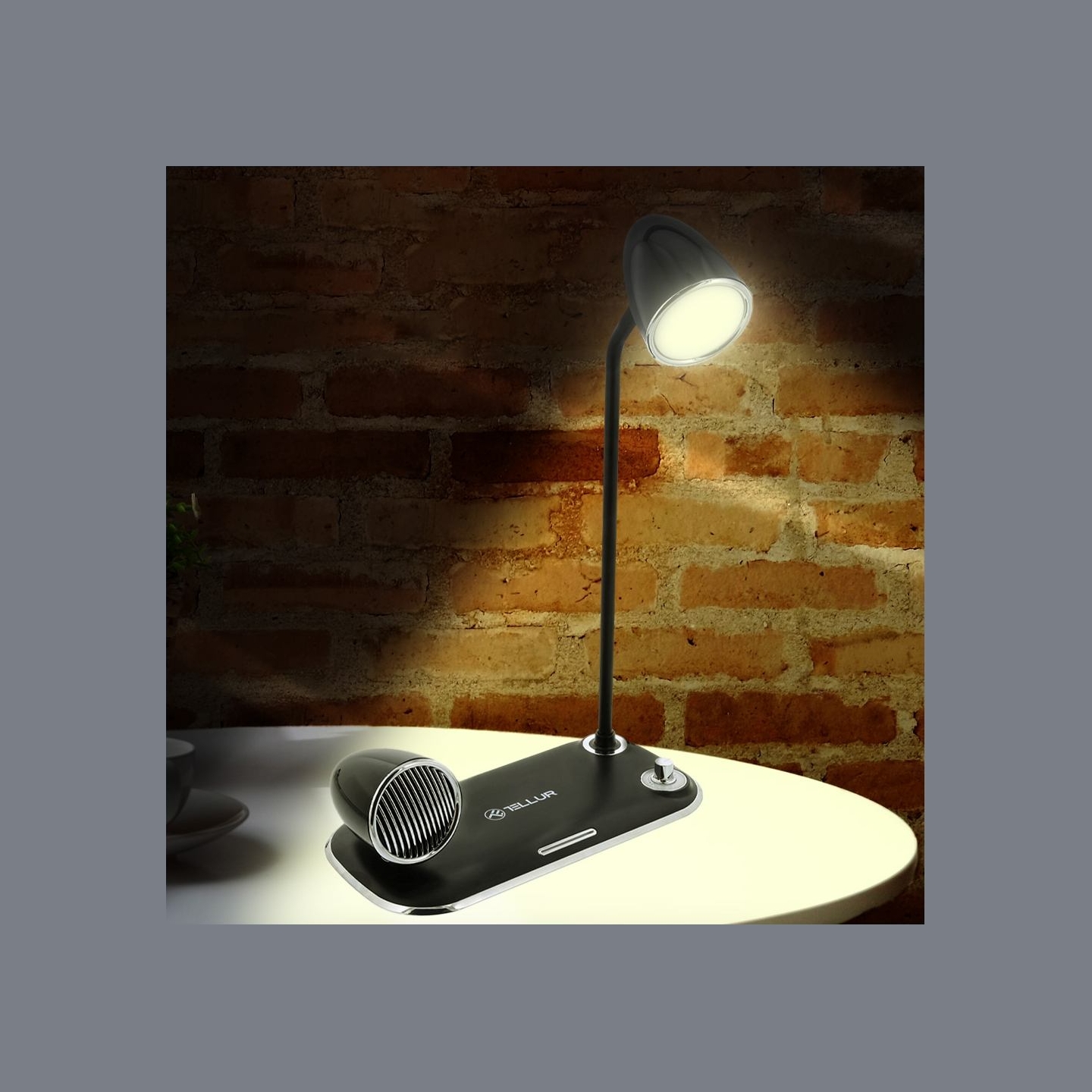 Tellur Nostalgia Wireless Desk Charger, Bluetooth Speaker, Desk Lamp black