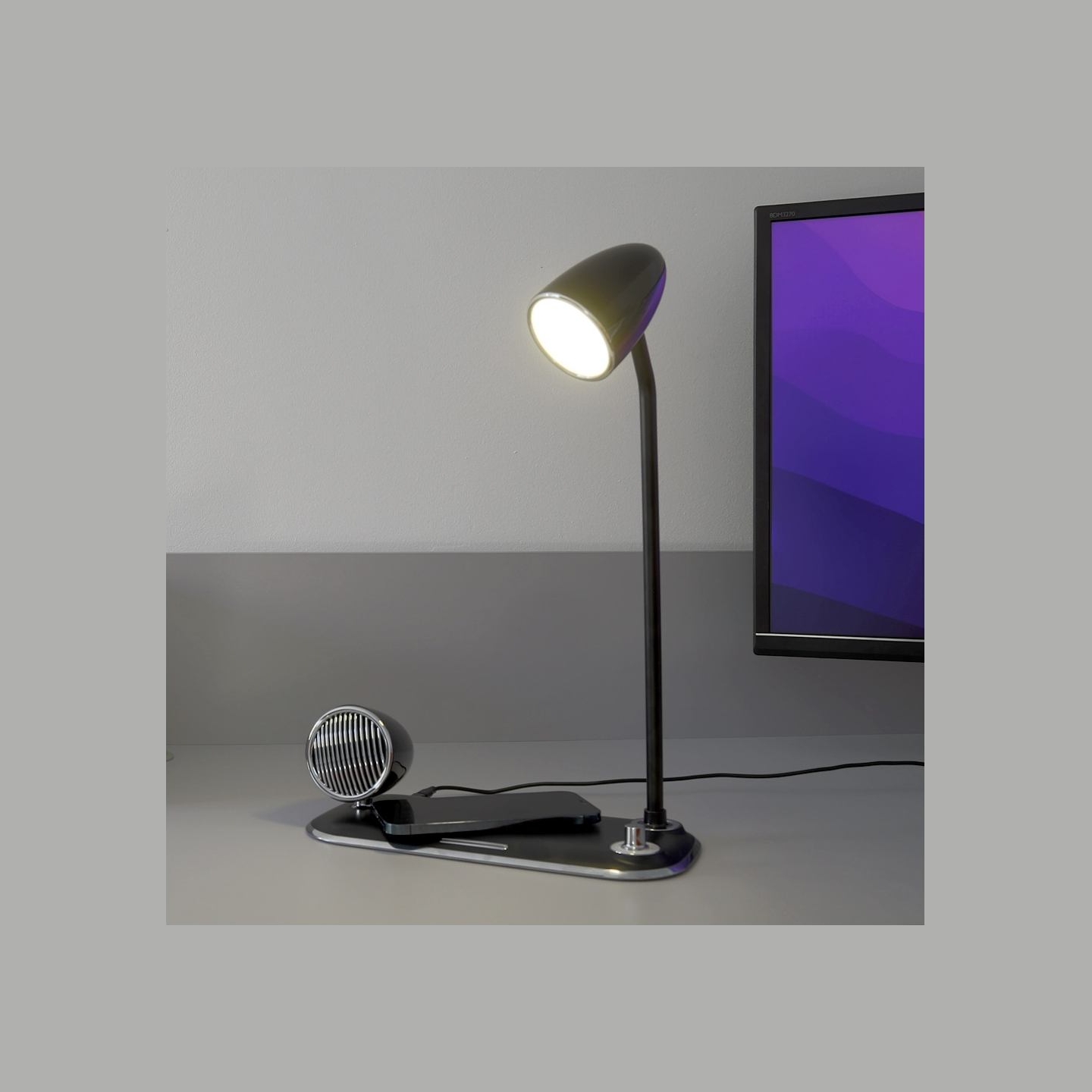 Tellur Nostalgia Wireless Desk Charger, Bluetooth Speaker, Desk Lamp black