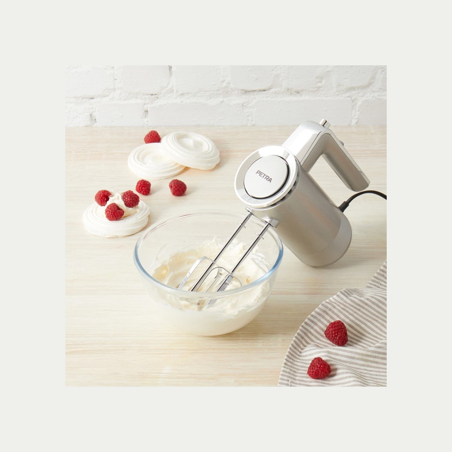 Petra PT5250VDEEU10 Easy Store Hand mixer