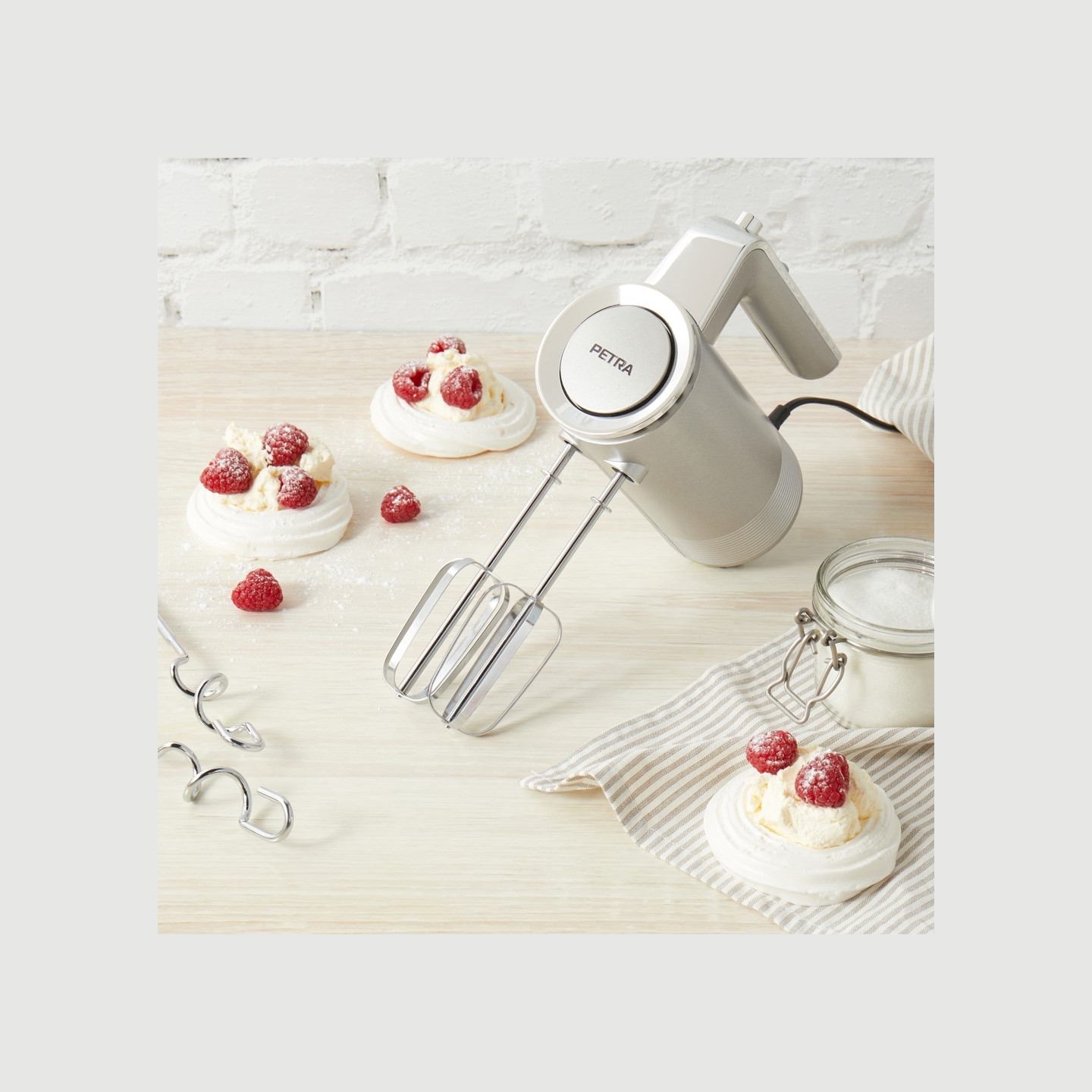 Petra PT5250VDEEU10 Easy Store Hand mixer