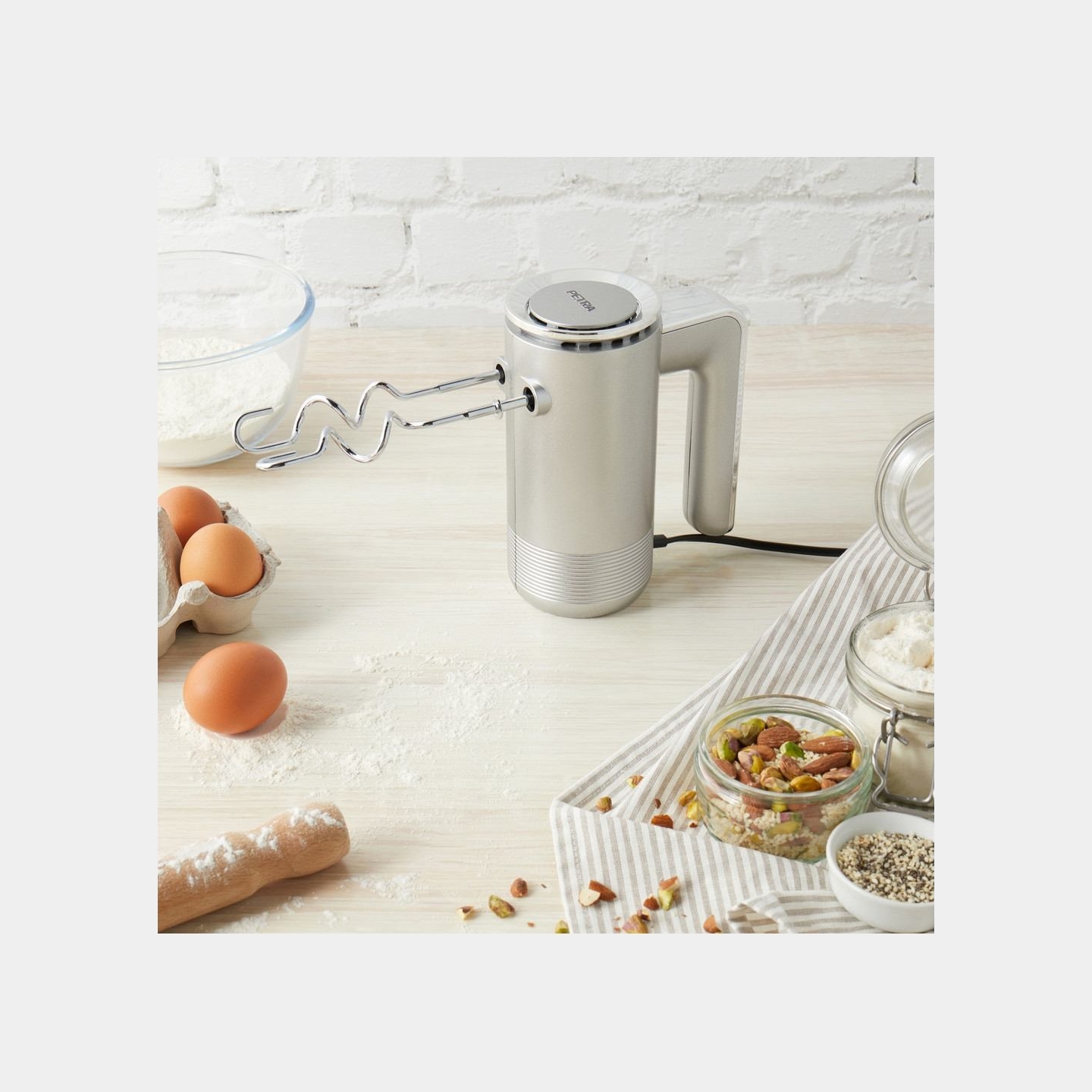 Petra PT5250VDEEU10 Easy Store Hand mixer