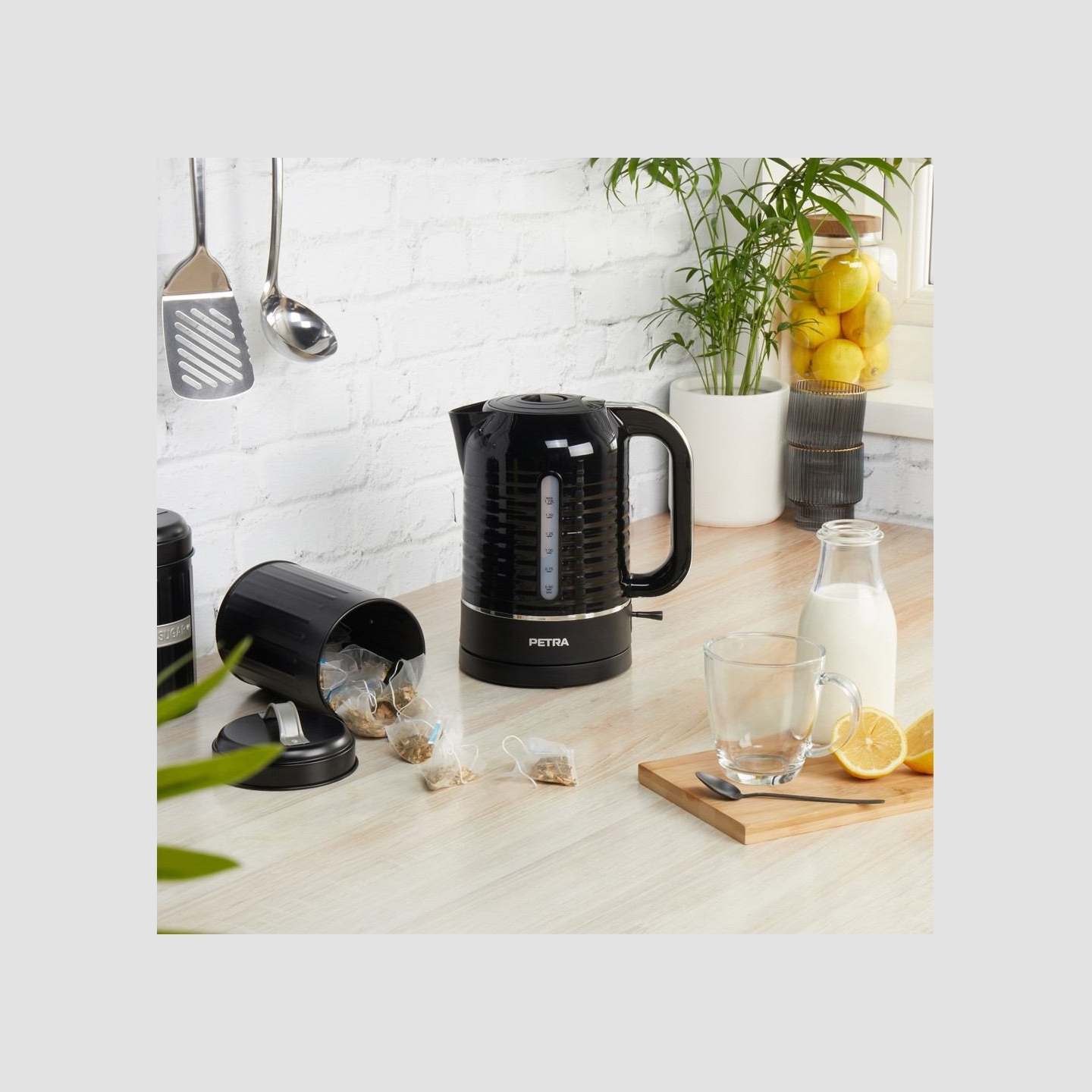 Petra PT5572BLKVDE Oscuro 3KW kettle