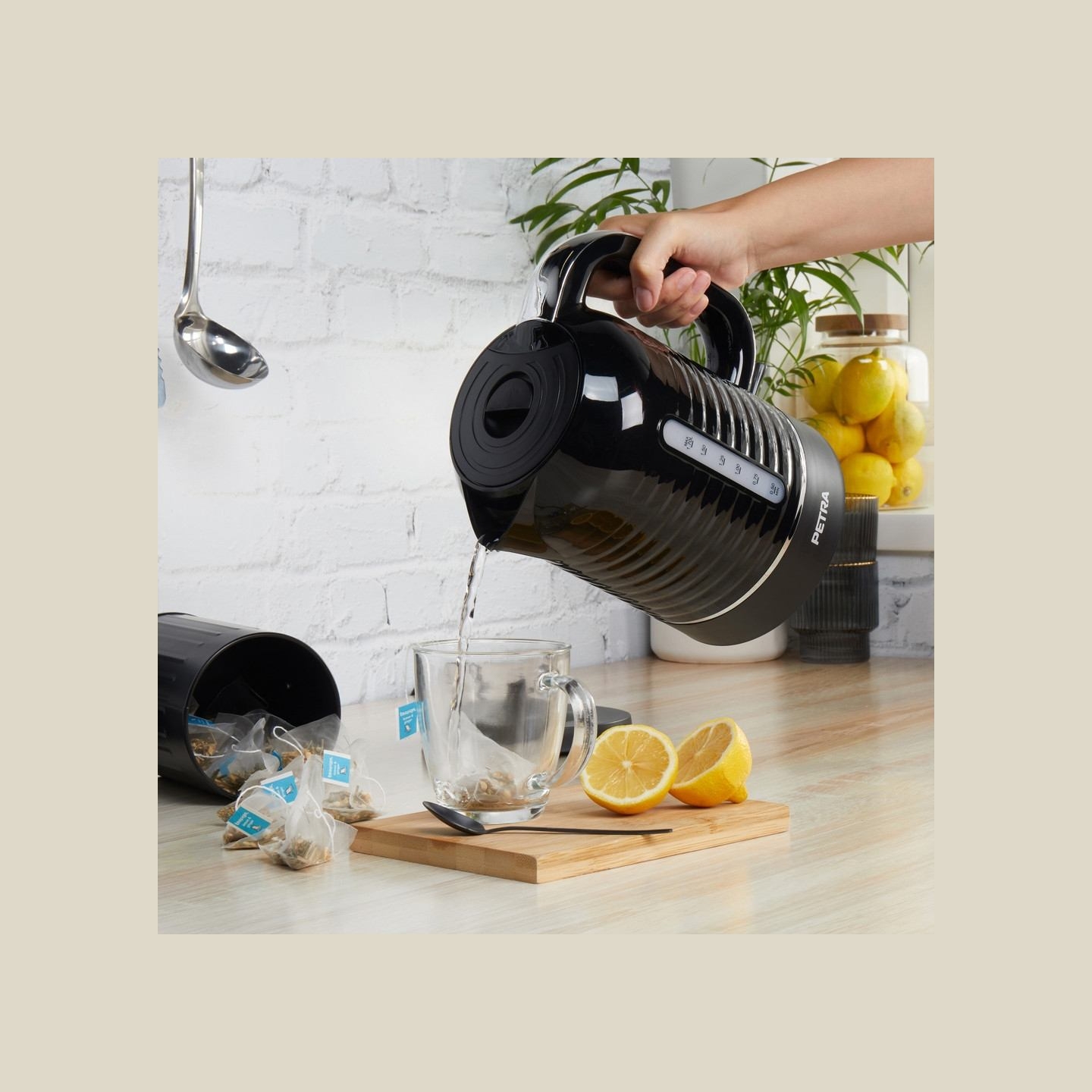Petra PT5572BLKVDE Oscuro 3KW kettle