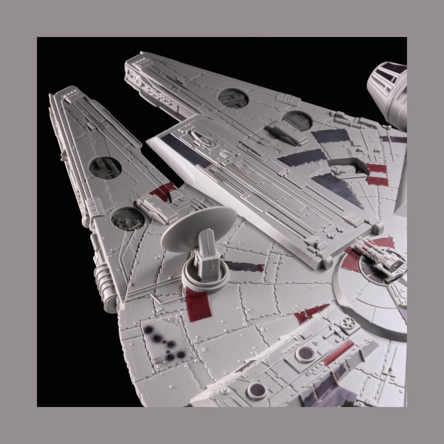 Paladone Star Wars Millenium Falcon Posable Desk Light V4