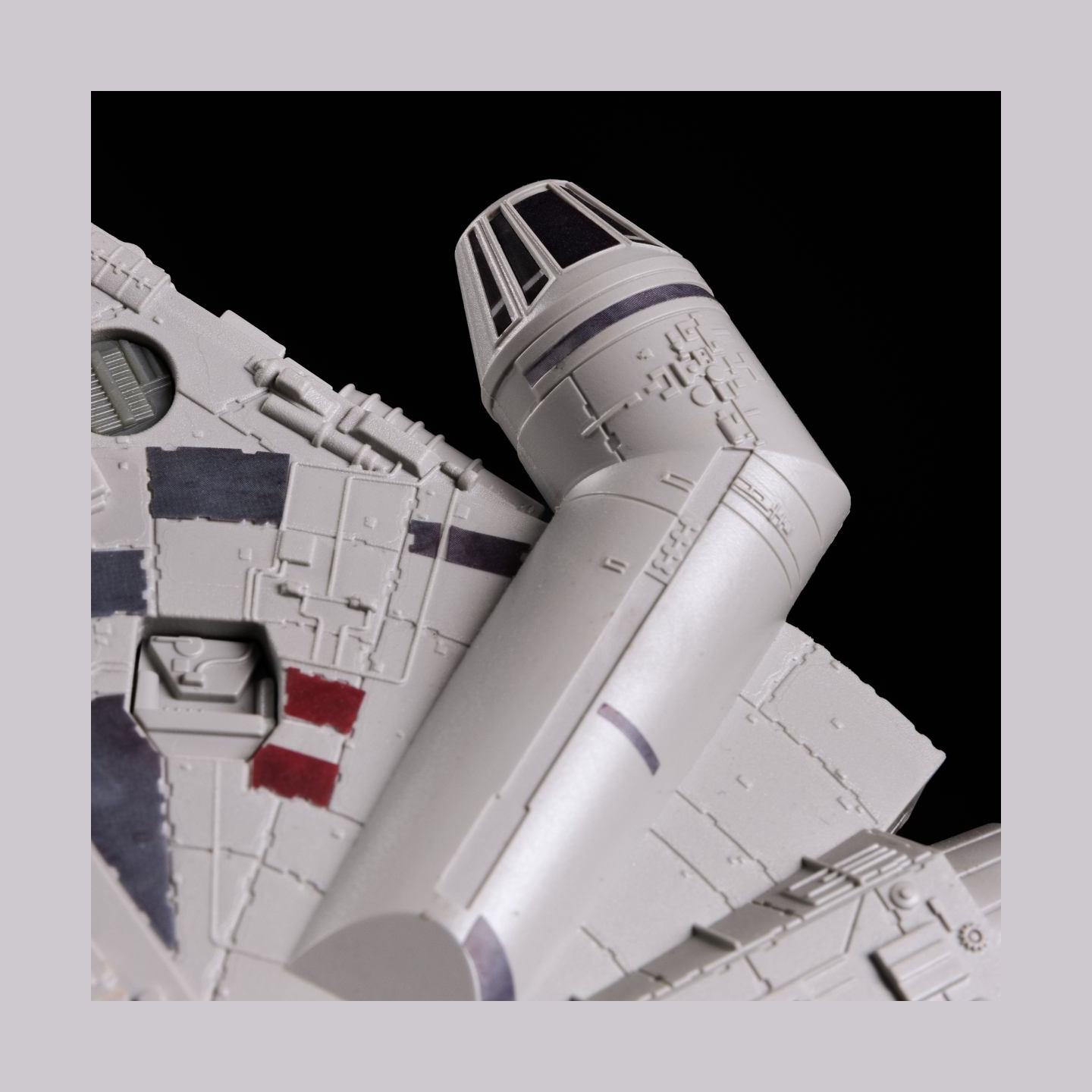 Paladone Star Wars Millenium Falcon Posable Desk Light V4