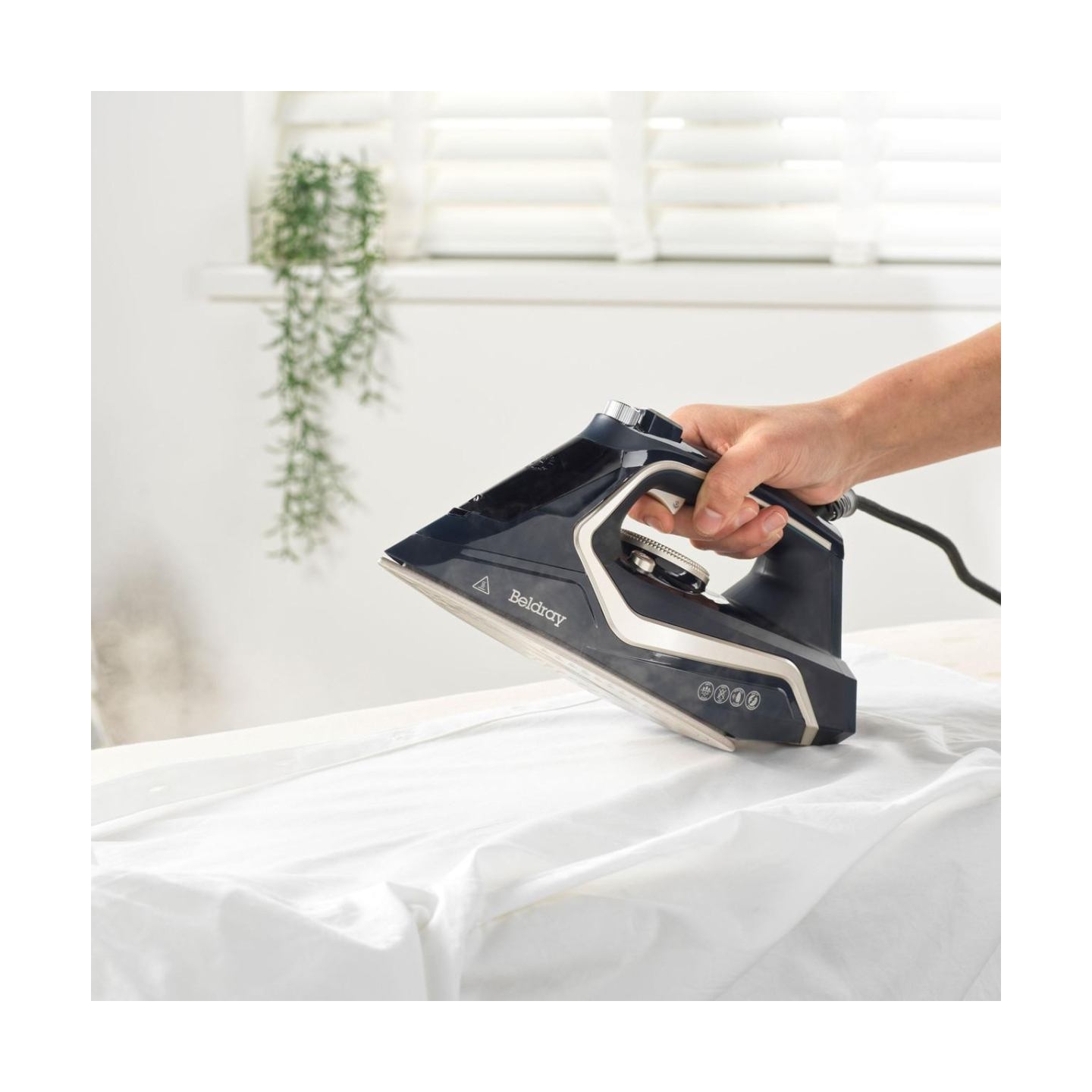 Beldray BEL01980VDE  Ultra Sleek 2600W