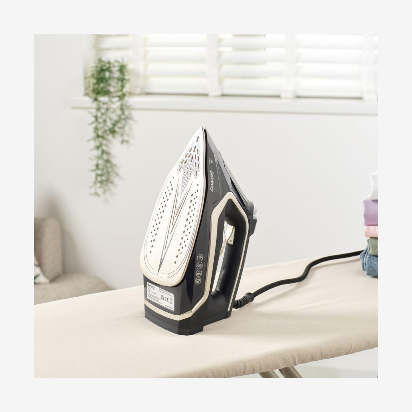 Beldray BEL01980VDE  Ultra Sleek 2600W