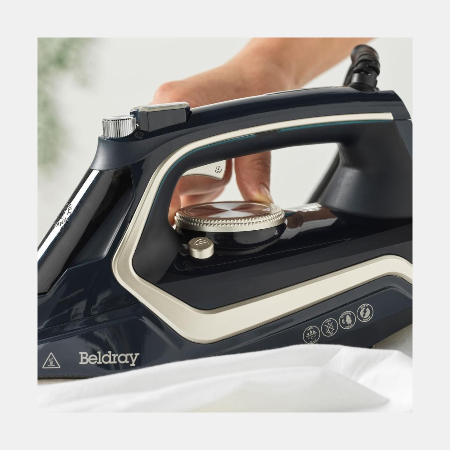 Beldray BEL01980VDE  Ultra Sleek 2600W