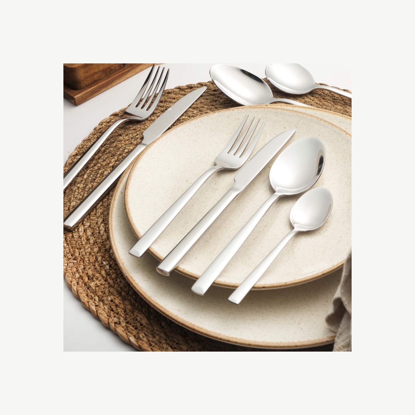 Salter BW124271EU7 44-Piece Winslow Cutlery Set