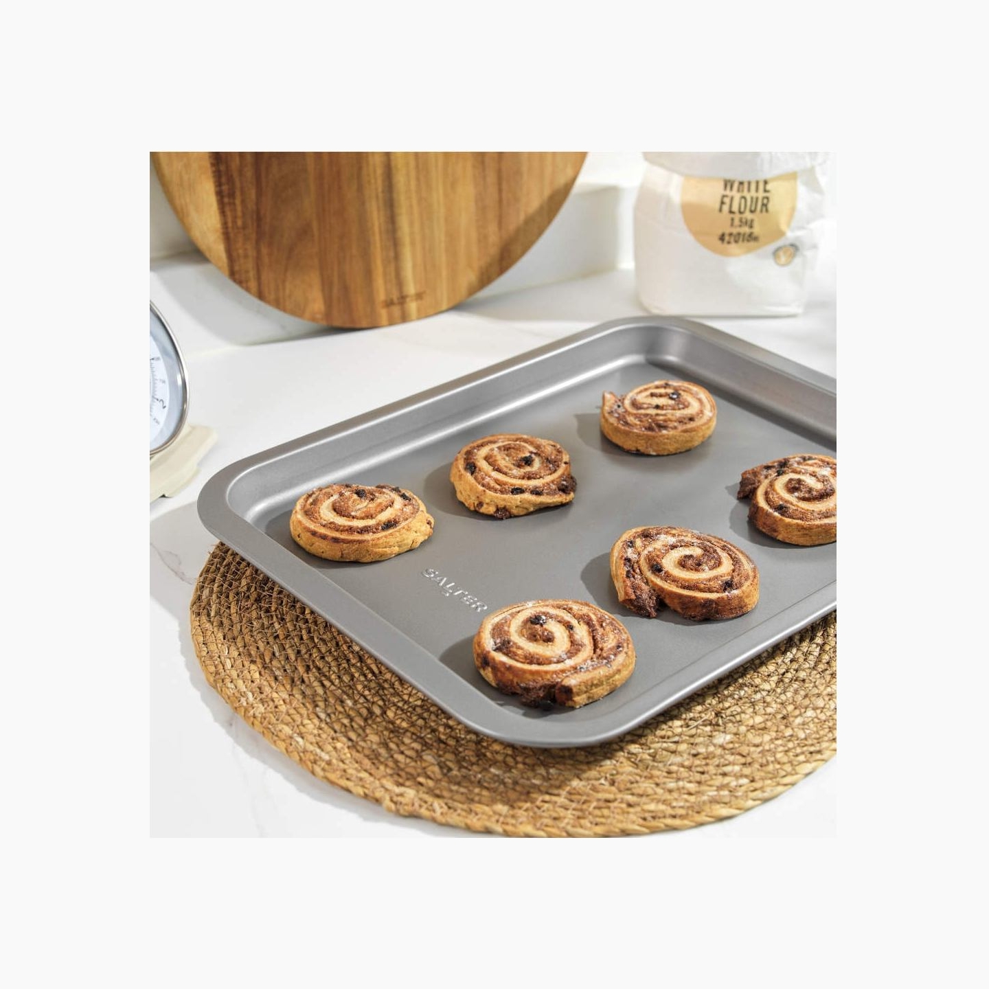 Salter BW13667 Essentials 41cm Baking Tray