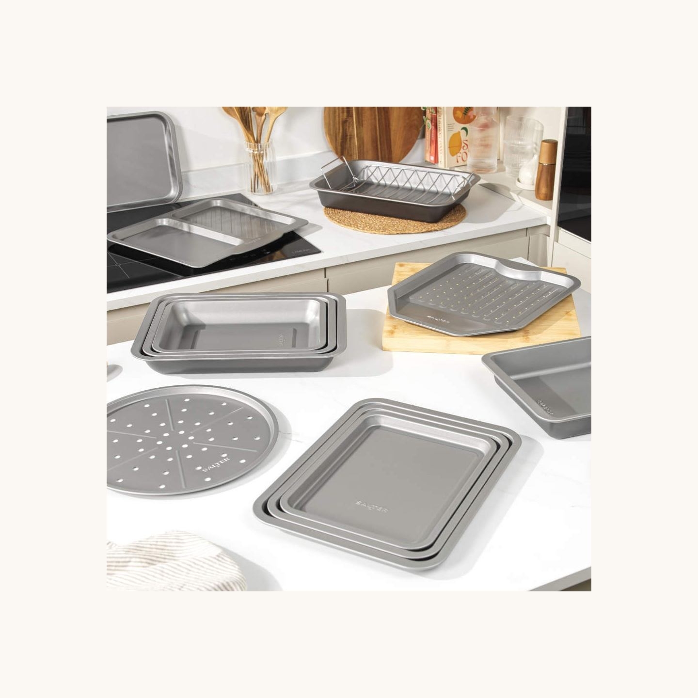 Salter BW13662 Essentials 20cm Round Tin