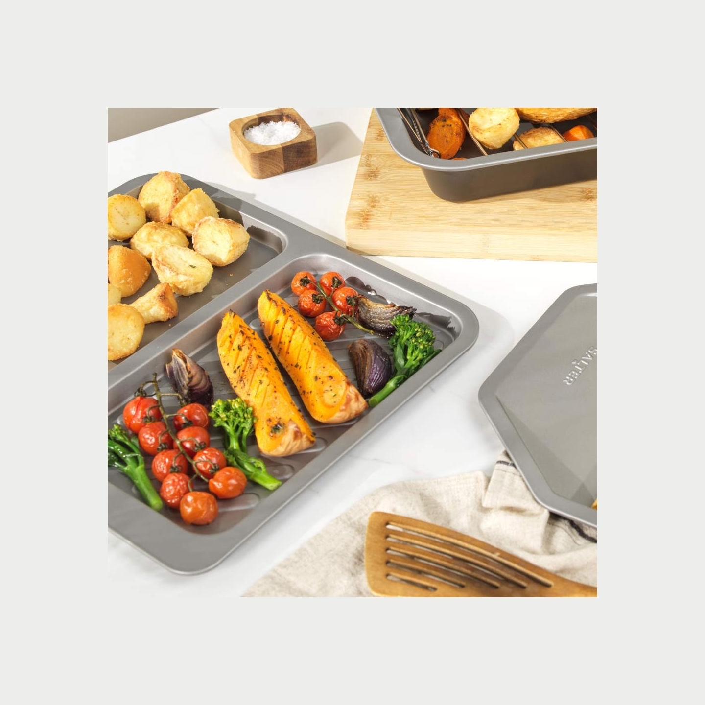 Salter BW13673 Essentials Split Baking Tray
