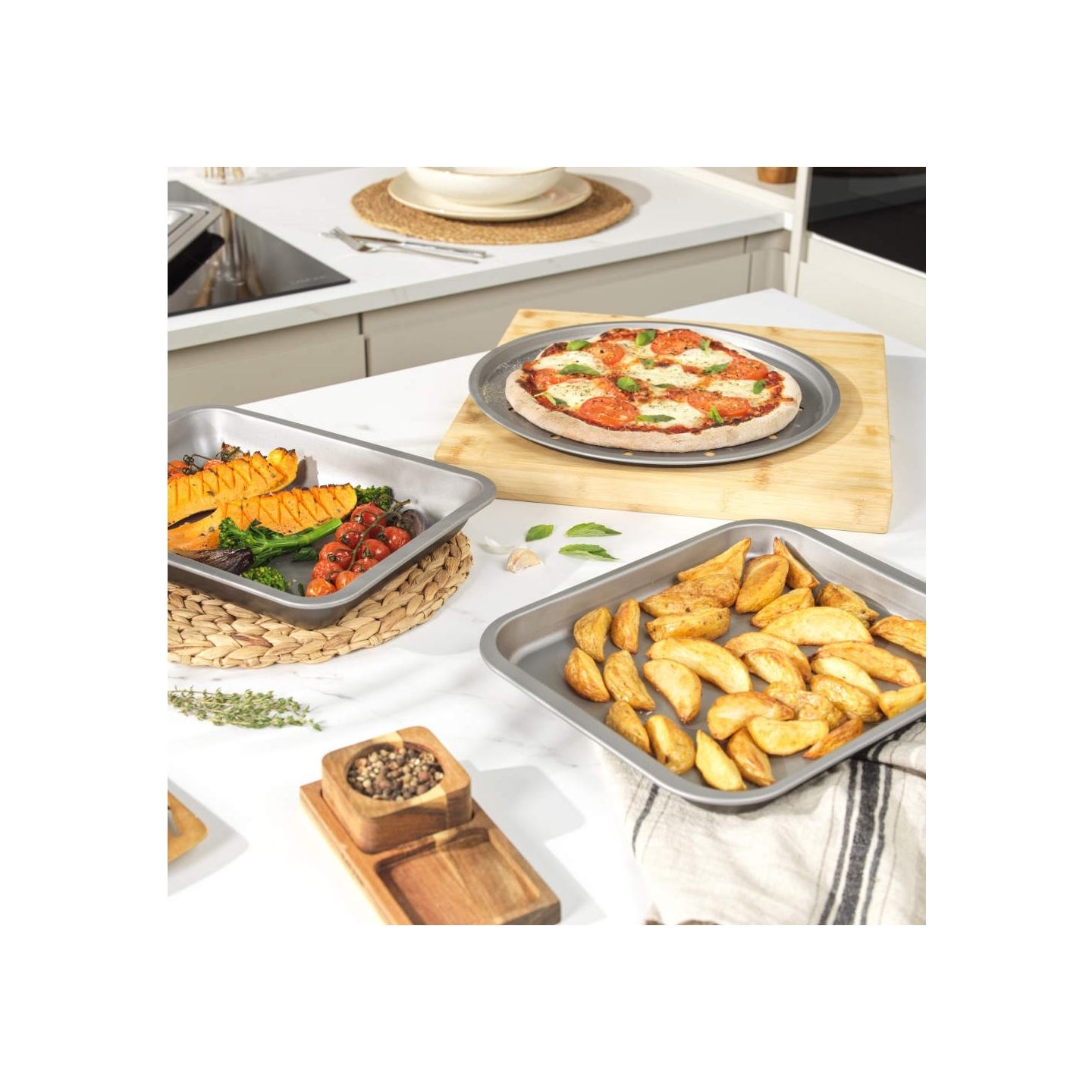 Salter BW13666 Essentials 35cm Baking Tray