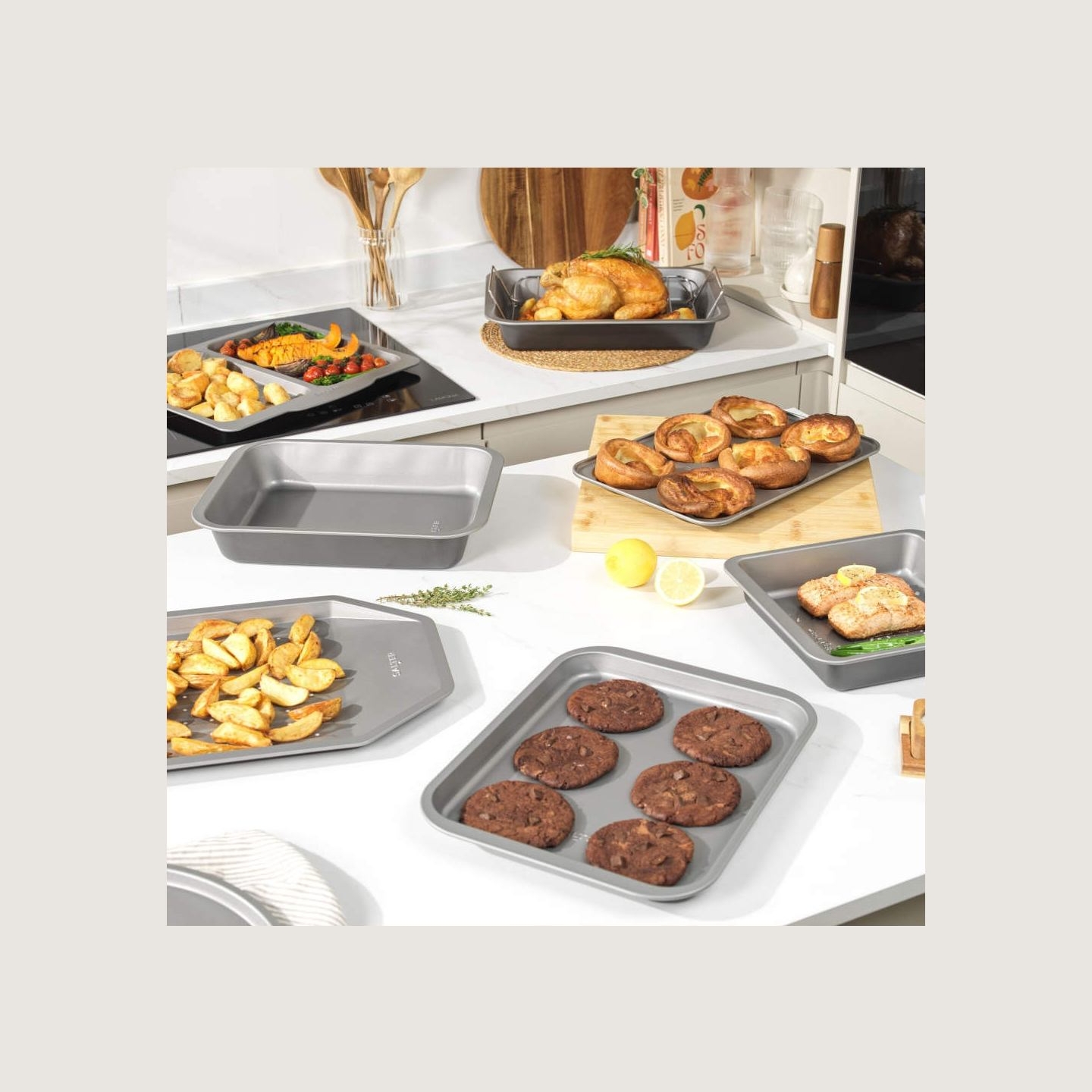 Salter BW13664 Essentials 26cm Square Baking Tin