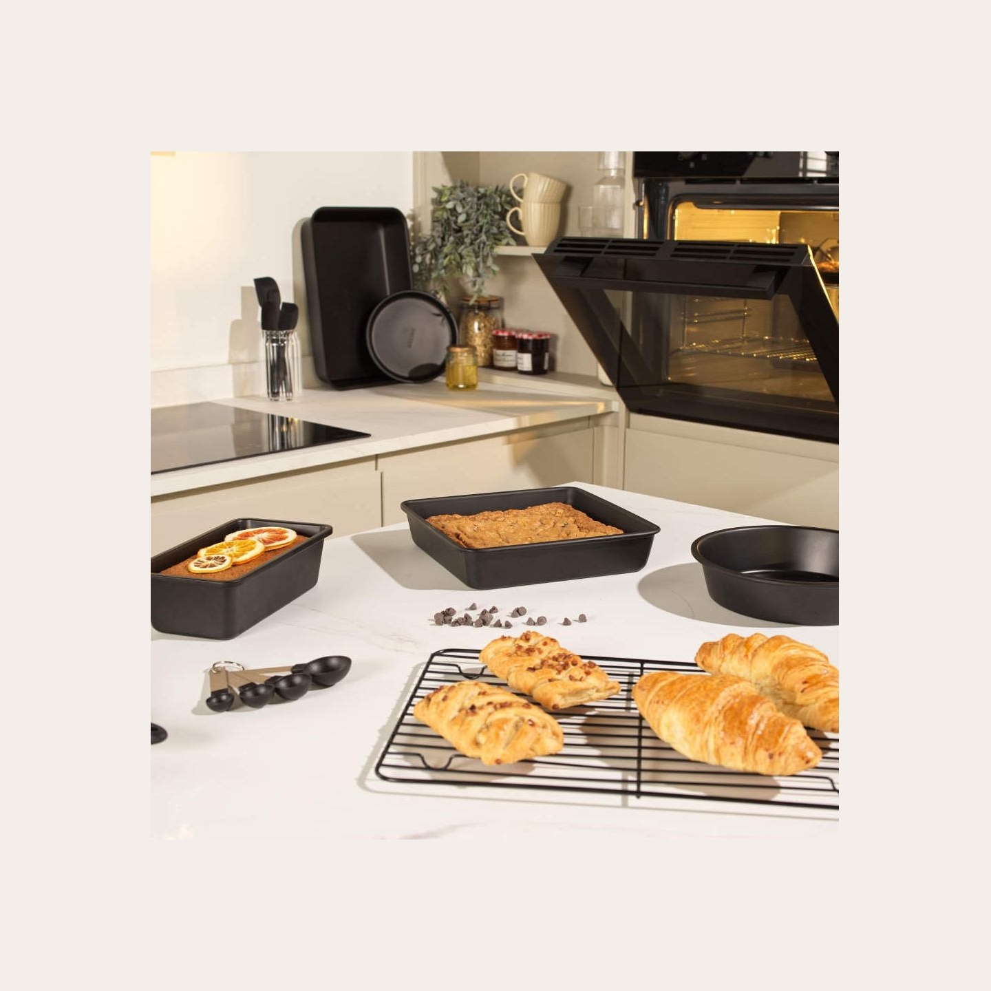 Salter BW125521EU7 Bakes 27cm Loaf Pan