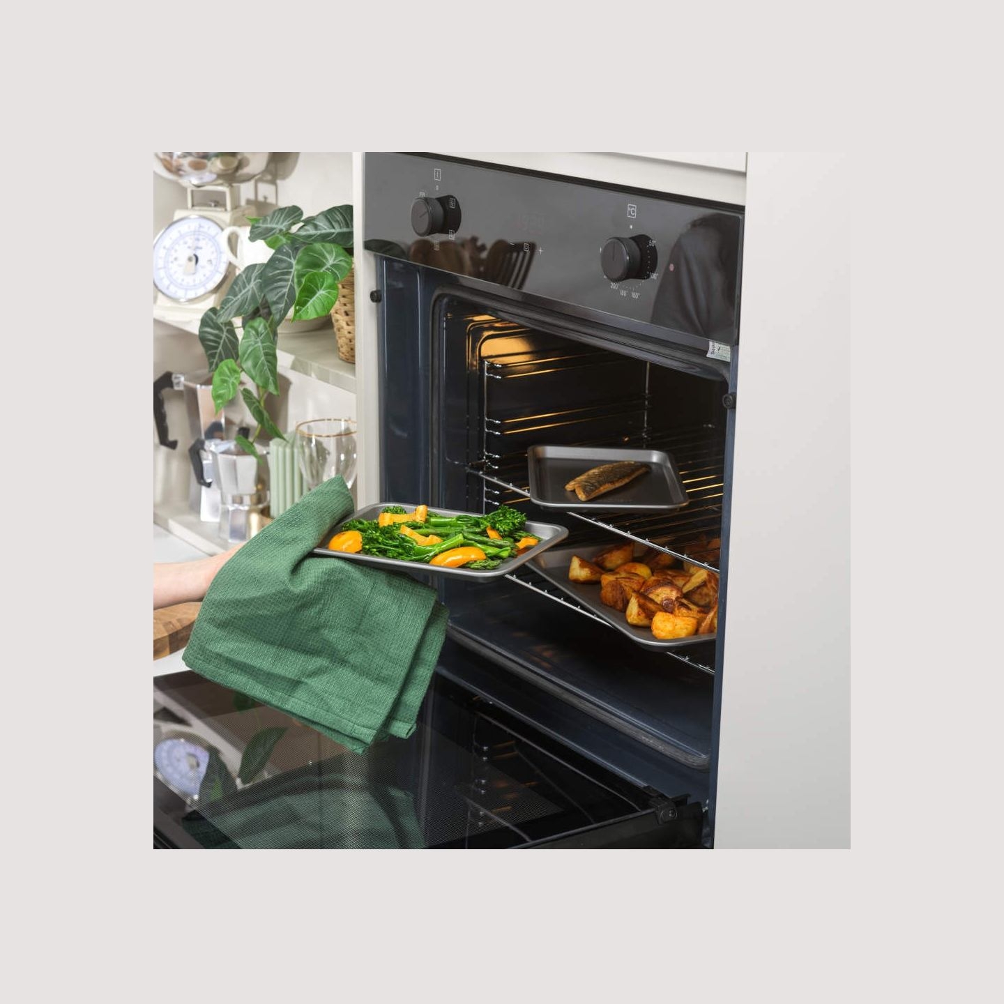 Salter BW14464 Essentials 3 Piece Baking Tray Set