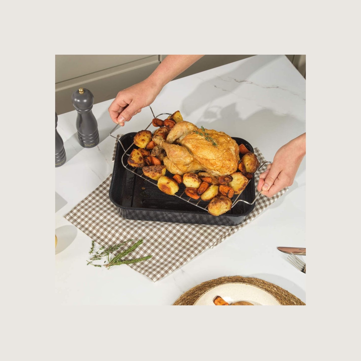 Salter BW128142EU7 34 cm Roaster And Rack