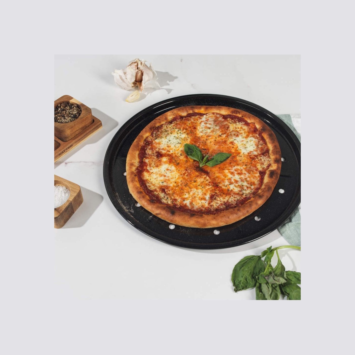 Salter BW14483 Brilliance Pizza Pan