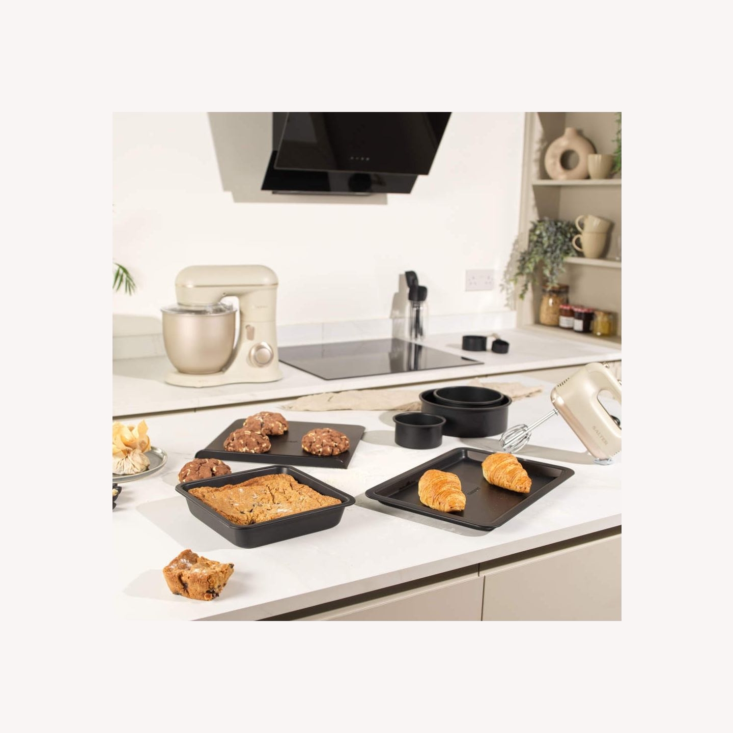 Salter BW125511EU7 Bakes 3-Piece Cake Tin Set
