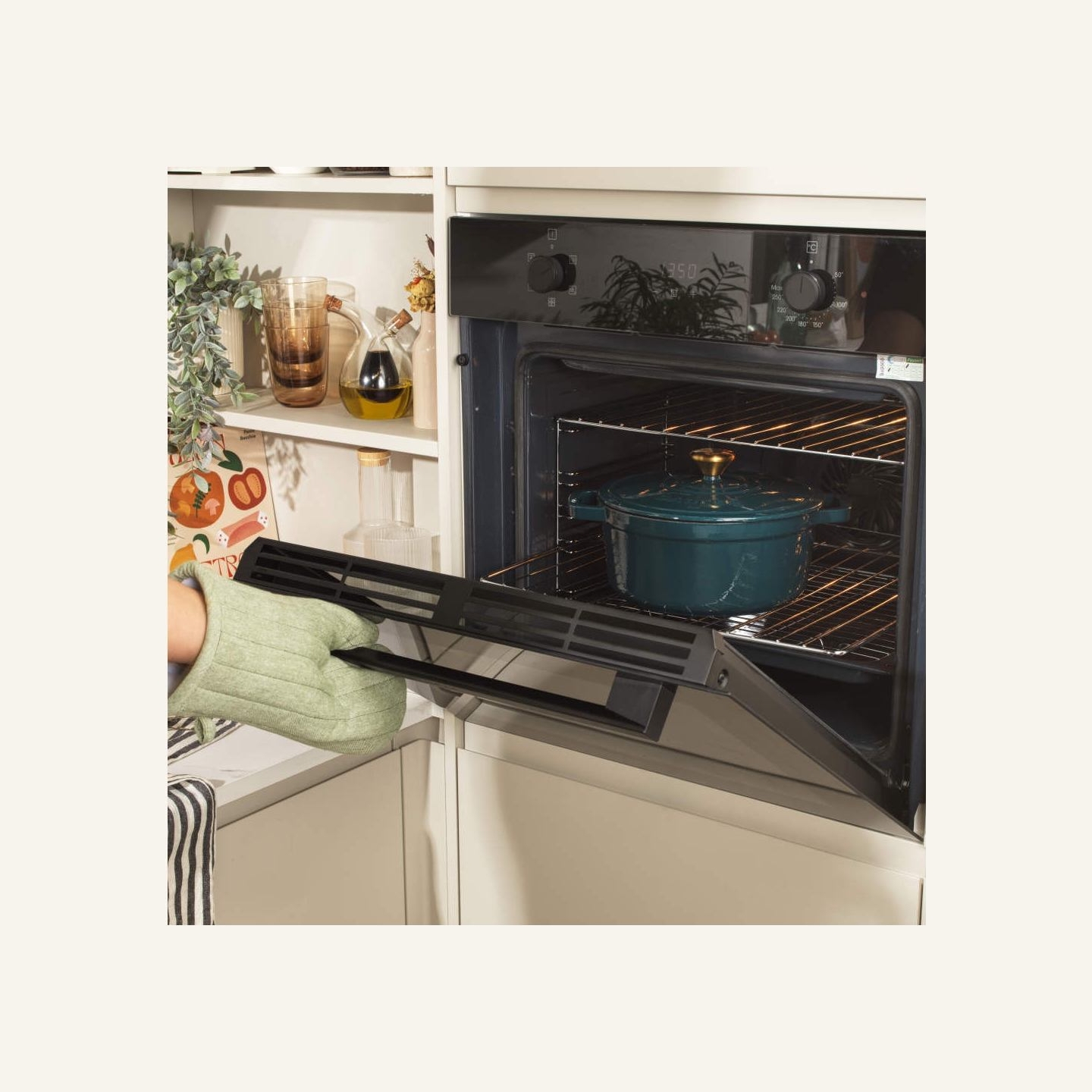 Salter BW13771GR Chester 3.4L Cast Iron Casserole Pot 24 cm, Green