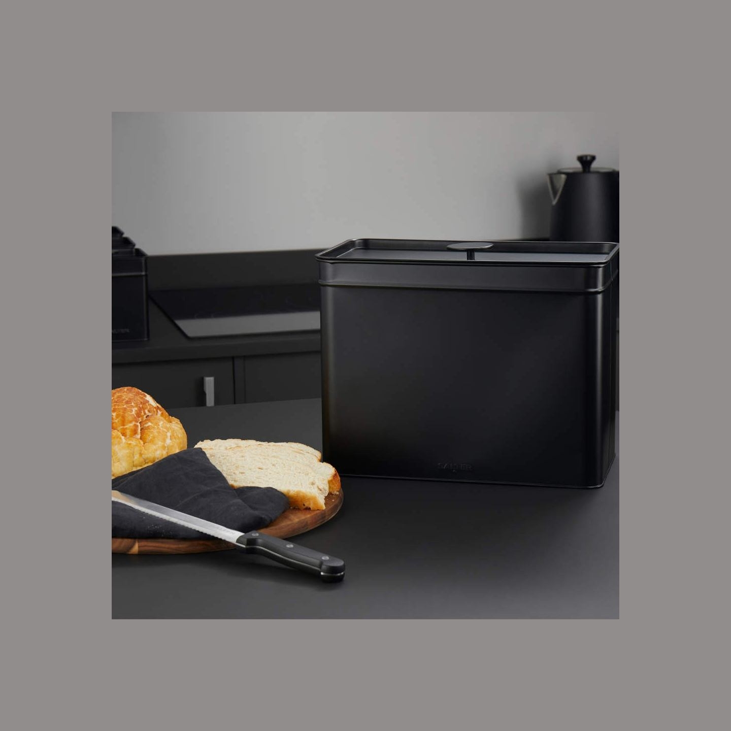 Salter BW124581EU7 Kuro Bread Bin