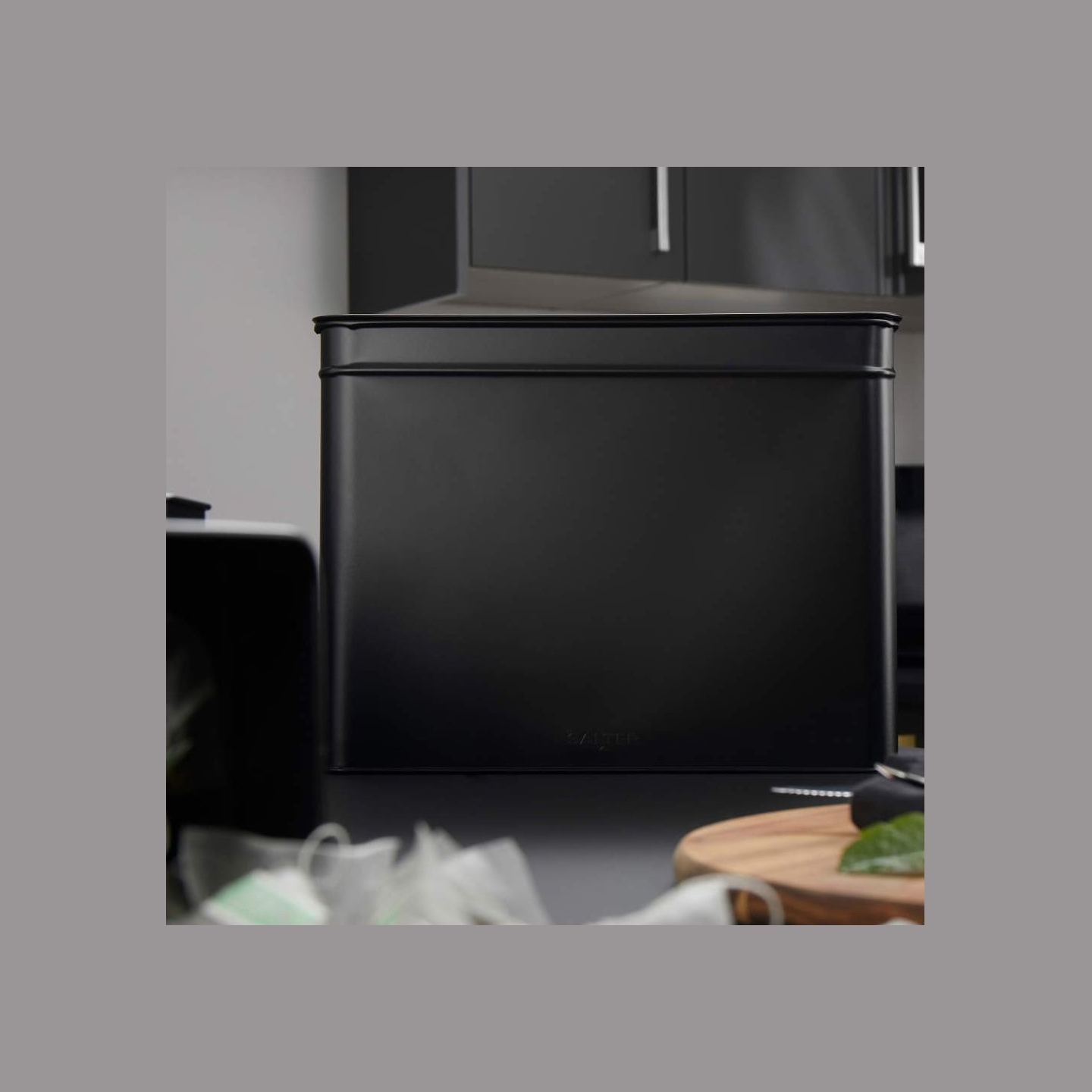 Salter BW124581EU7 Kuro Bread Bin