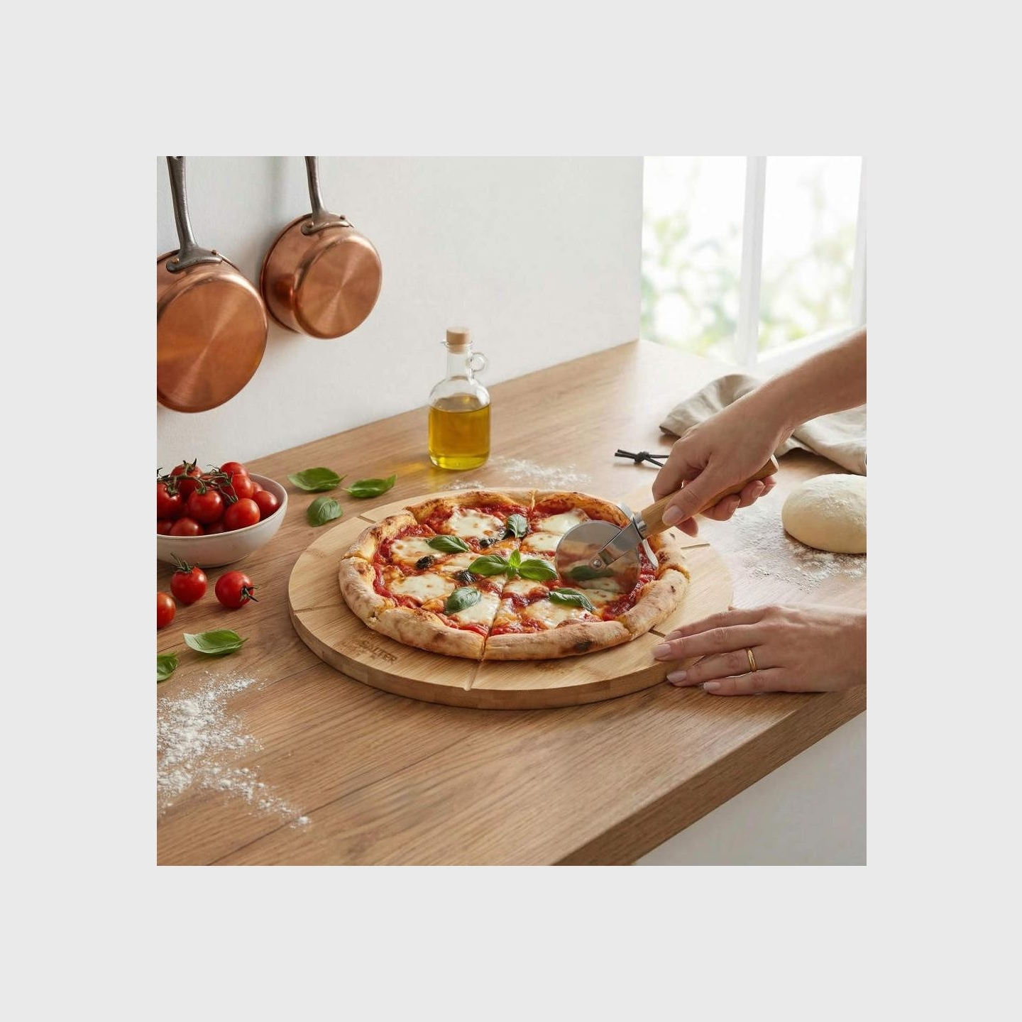 Salter BW14821 Toronto 12" Pizza Board & Cutter Set