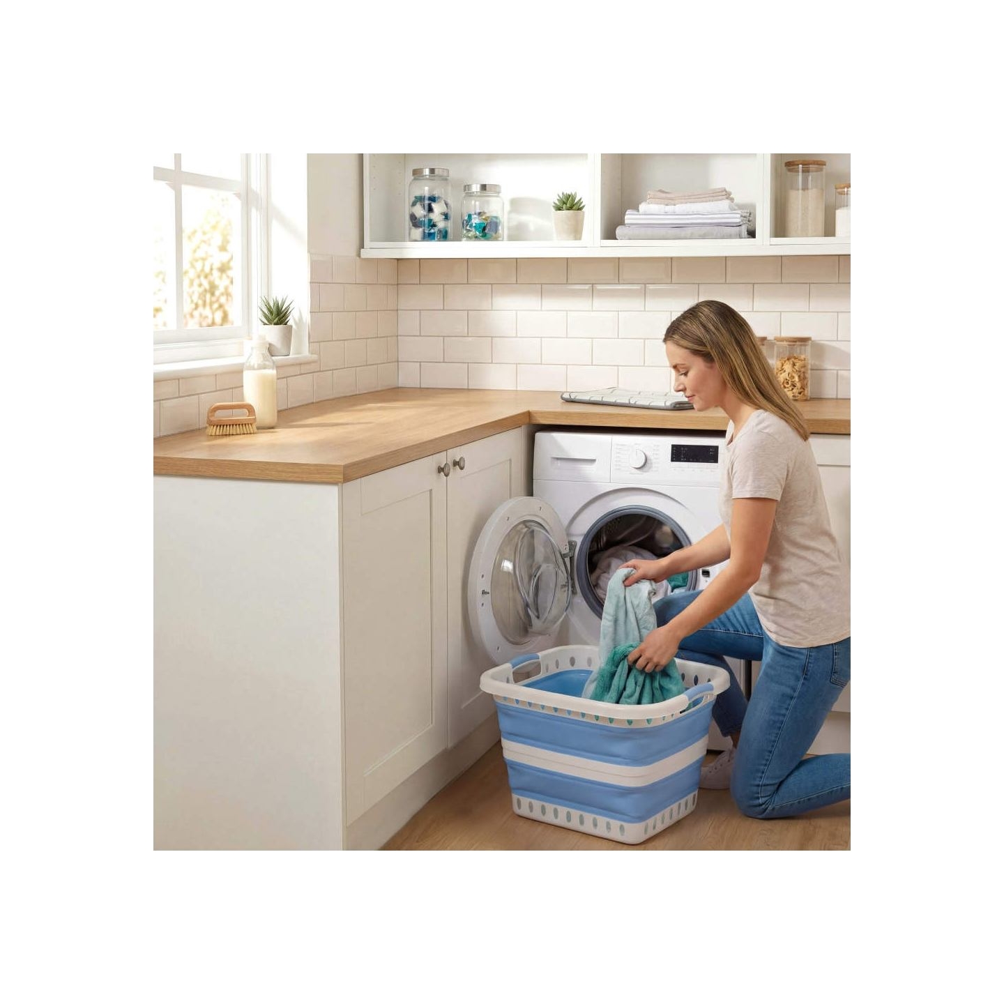 Beldray LA00000152EU7  40L Collapsible Laundry Basket, White/Blue
