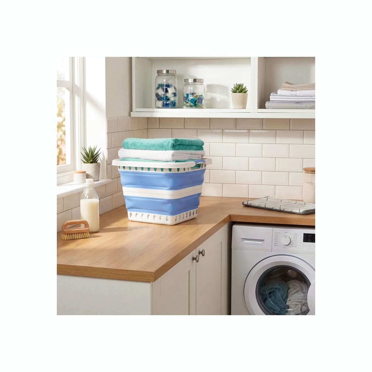 Beldray LA00000152EU7  40L Collapsible Laundry Basket, White/Blue