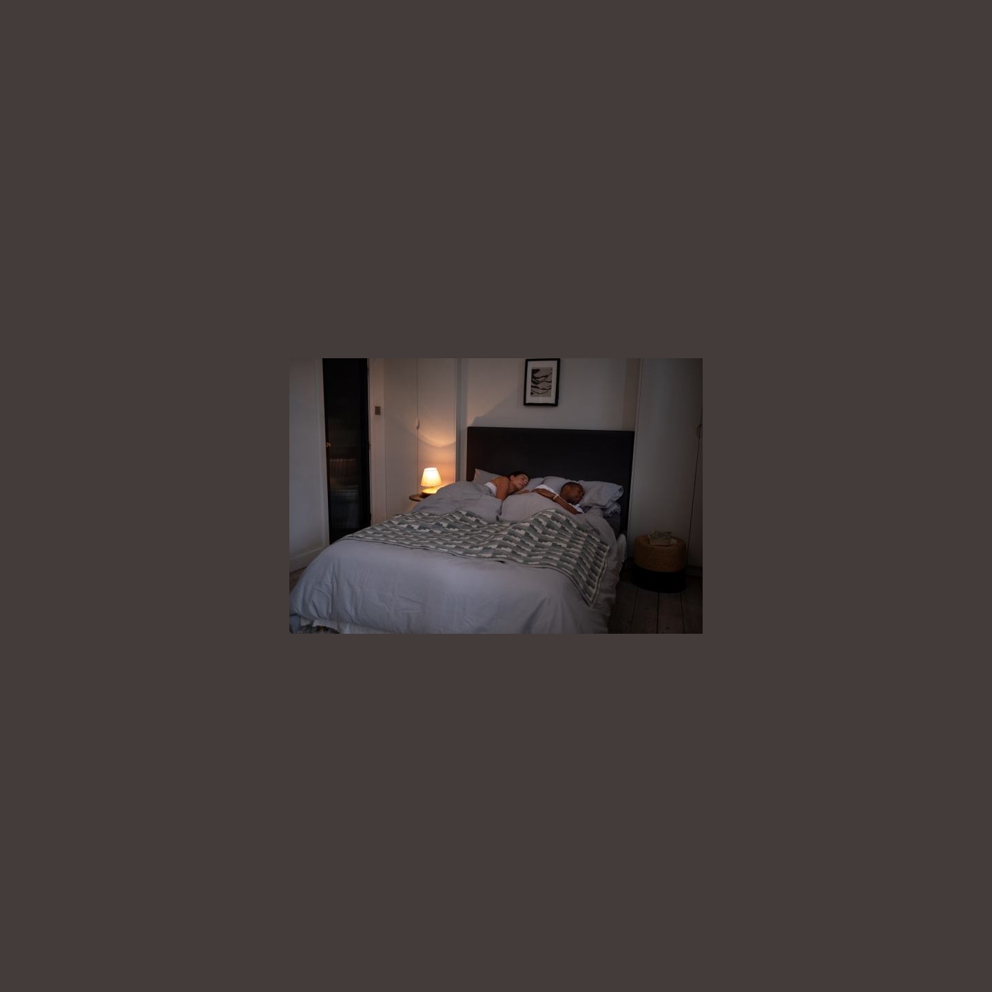 Homedics SS-WB100CE-WW, WakeBand, Your Silent Alarm, Cream
